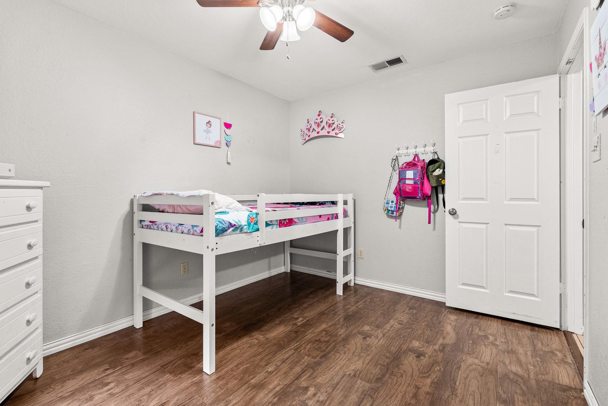 512 N Main St, Nolanville, TX 76559