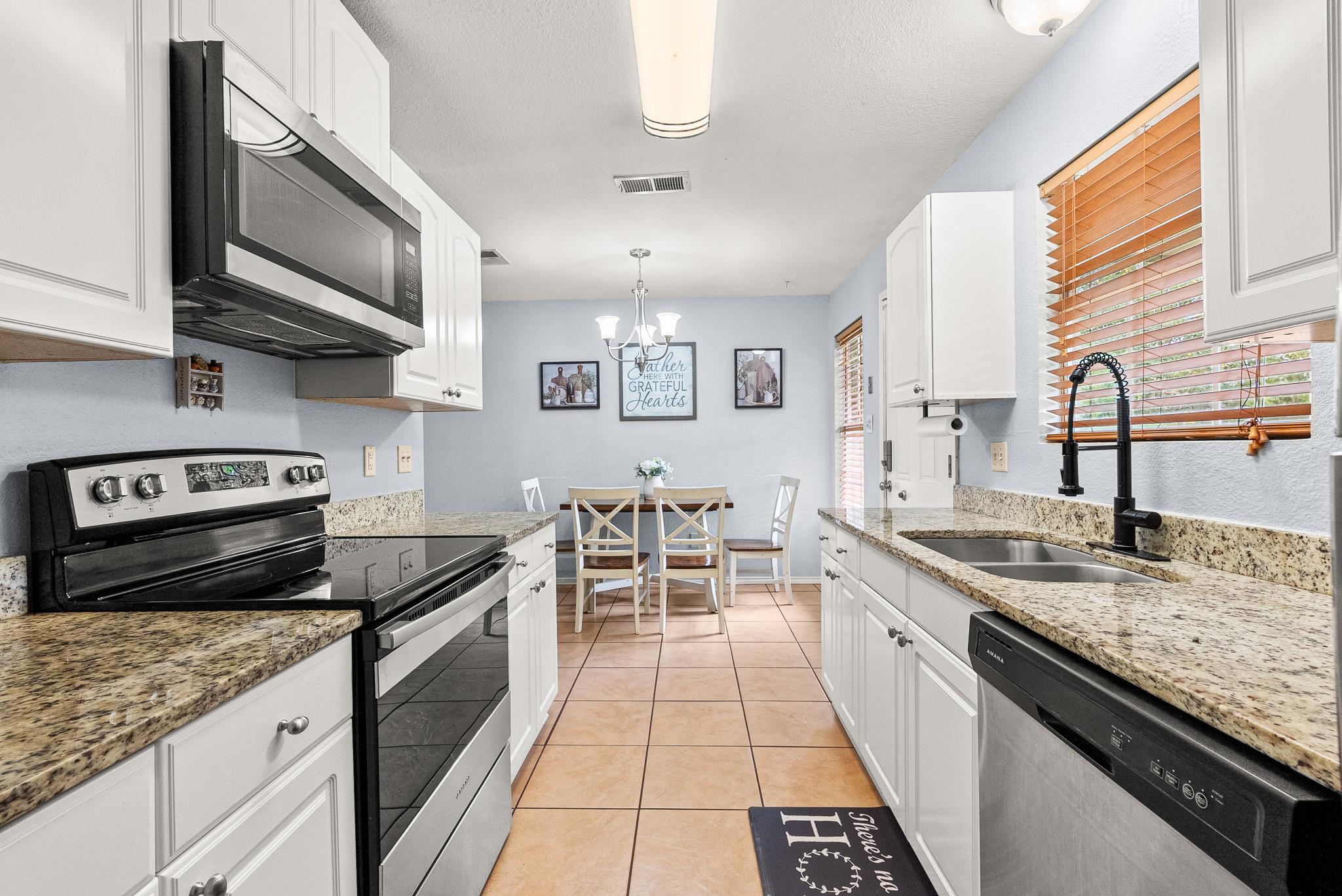 512 N Main St, Nolanville, TX 76559