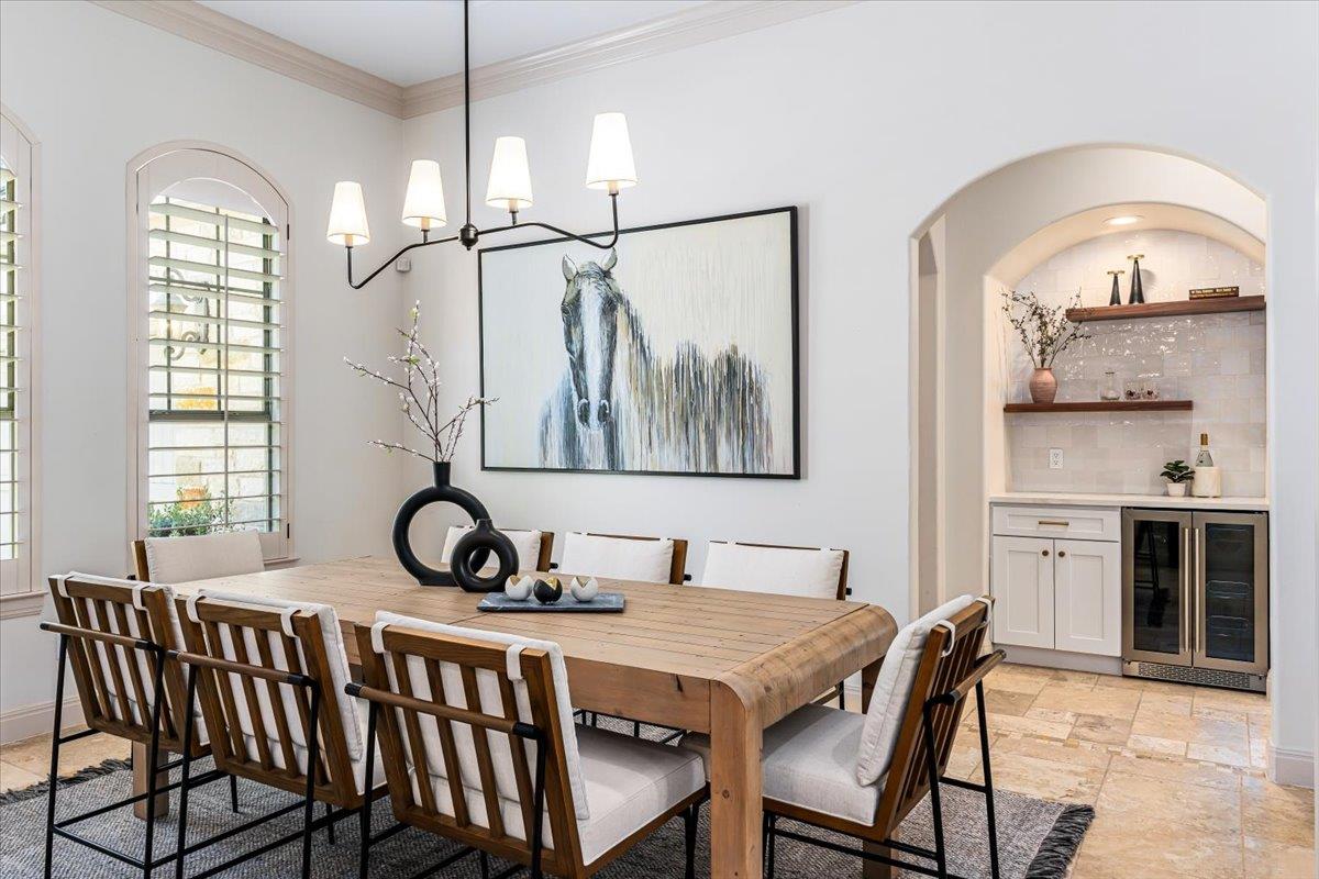 213 Black Wolf Run, Austin, TX 78738