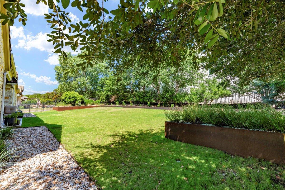 213 Black Wolf Run, Austin, TX 78738