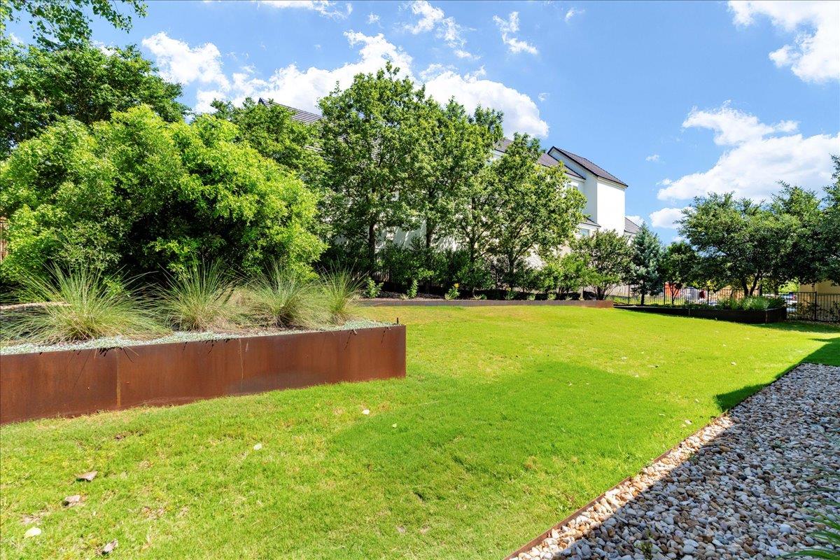 213 Black Wolf Run, Austin, TX 78738