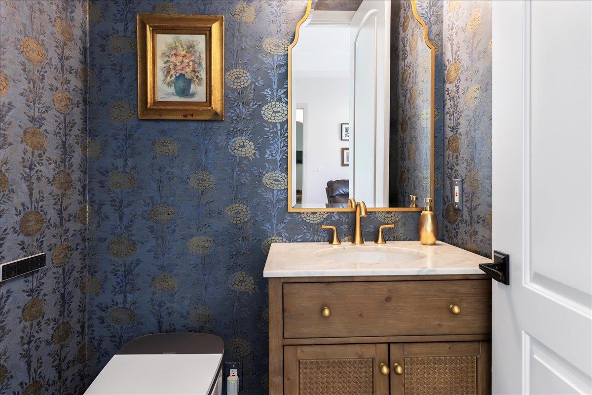 213 Black Wolf Run, Austin, TX 78738