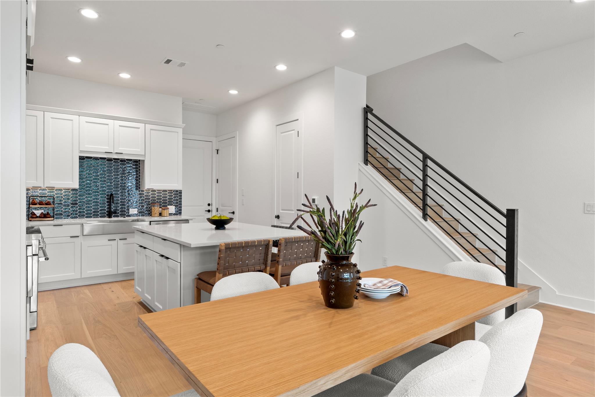 2707 Dulce Ln # 7, Austin, TX 78704