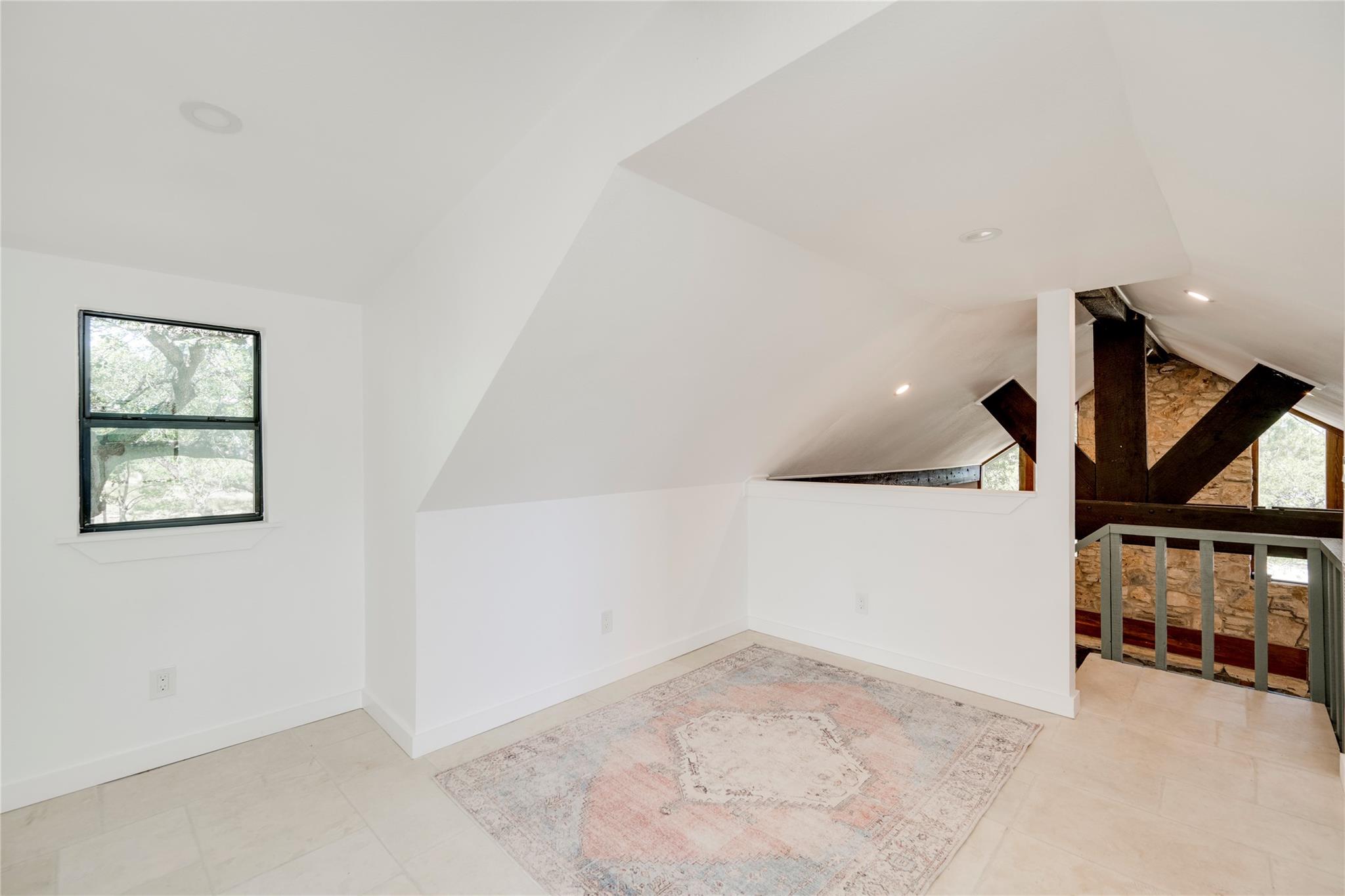 1217 Lost Oak Trl, Johnson City, TX 78636