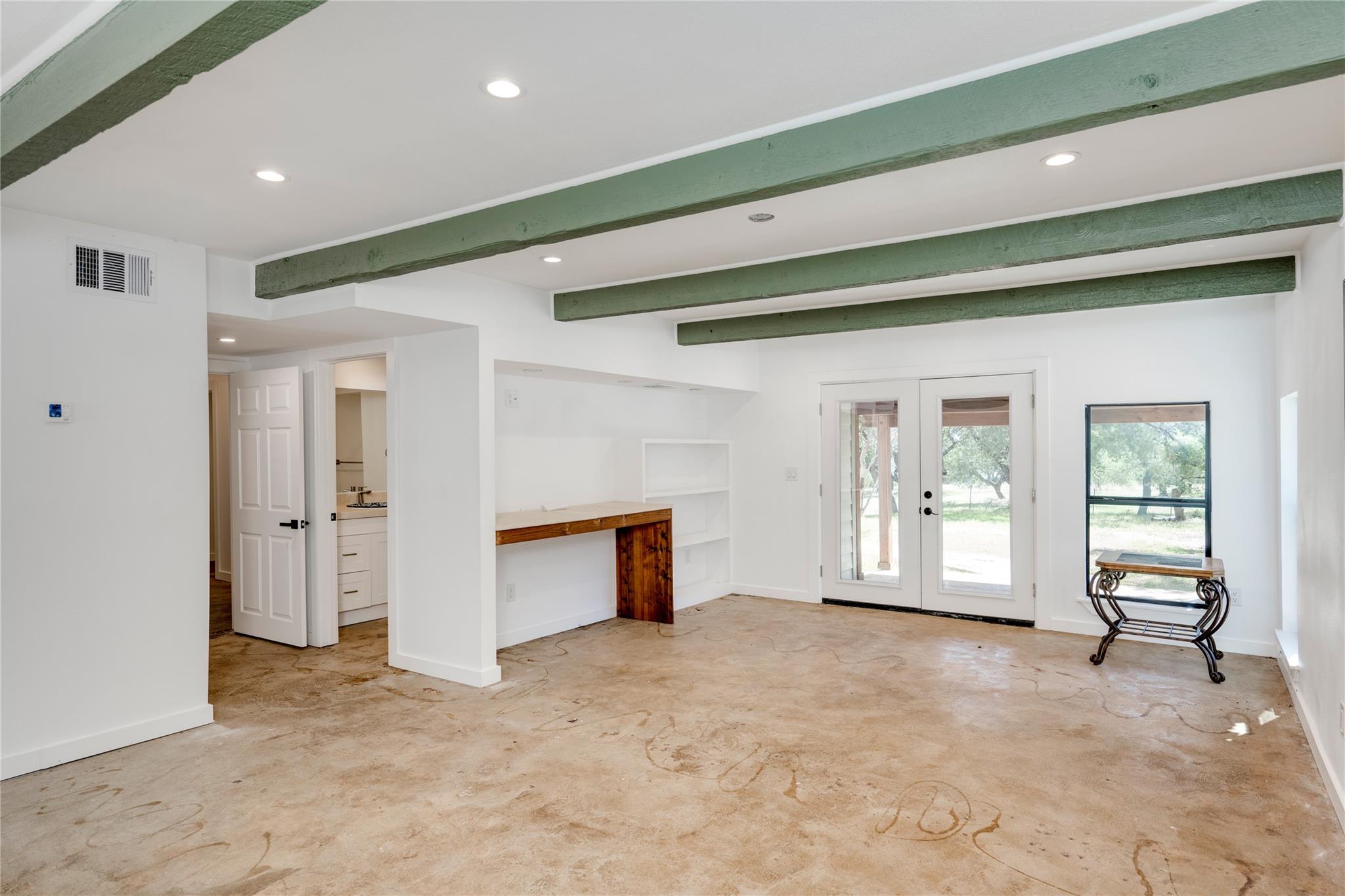 1217 Lost Oak Trl, Johnson City, TX 78636