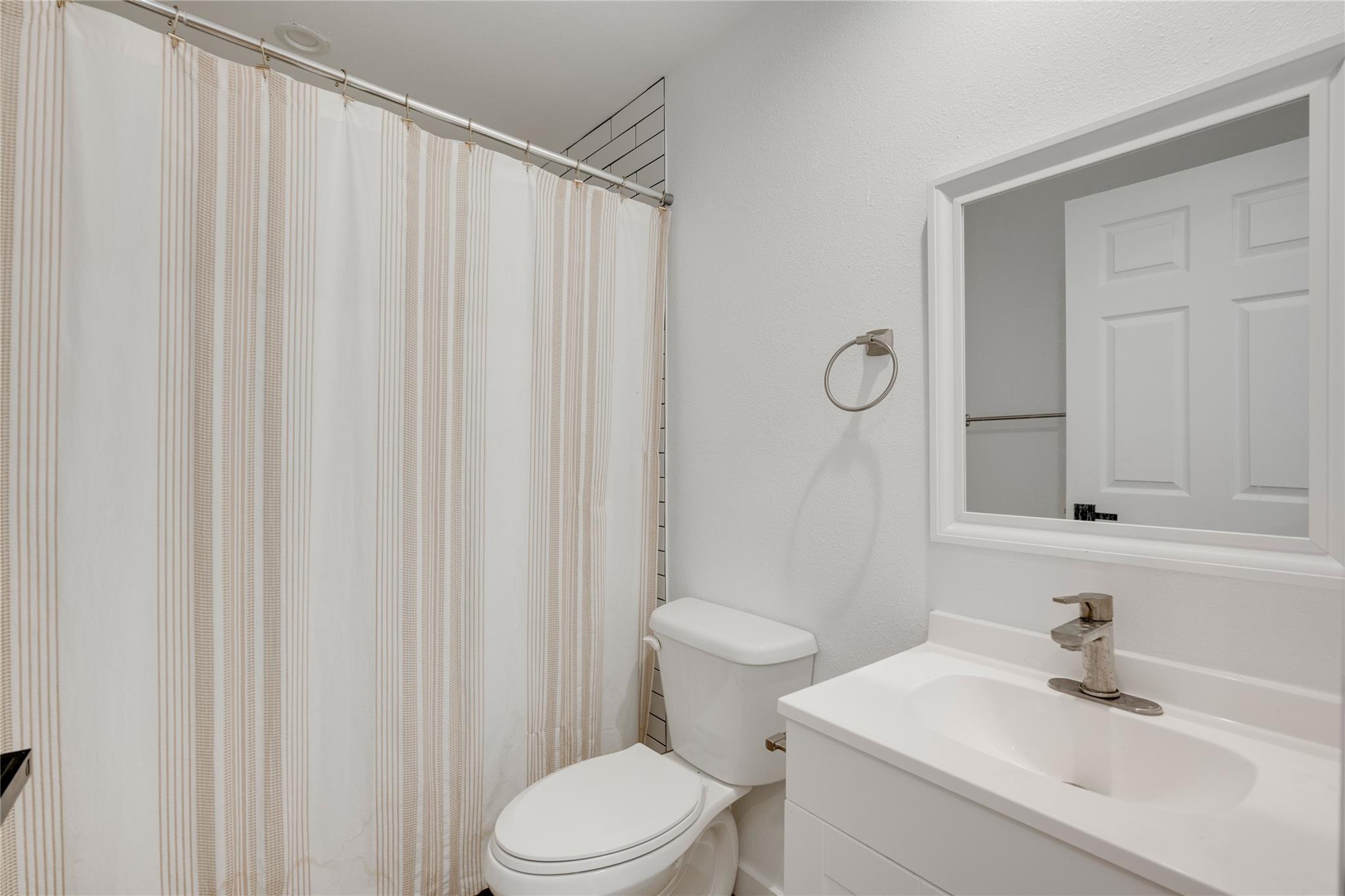 1217 Lost Oak Trl, Johnson City, TX 78636