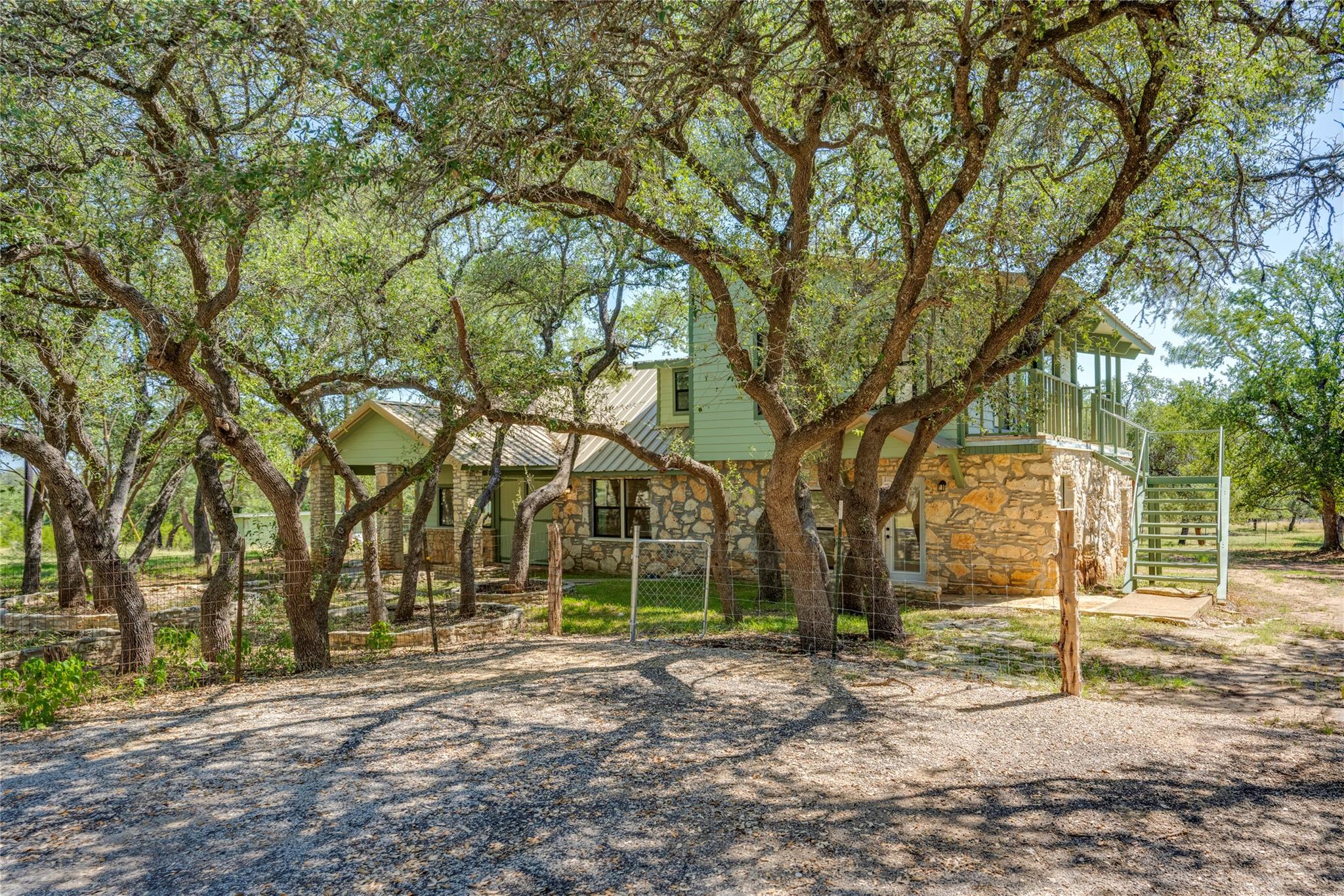 1217 Lost Oak Trl, Johnson City, TX 78636