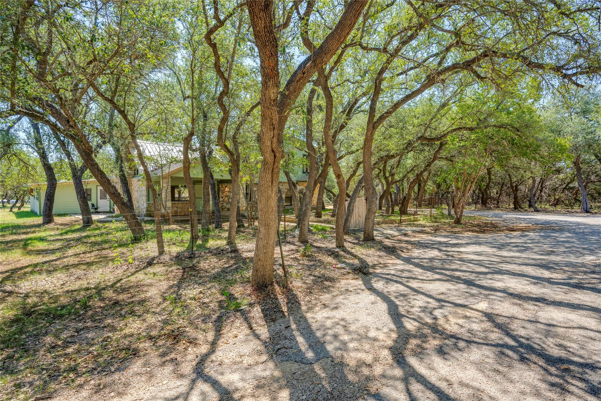 1217 Lost Oak Trl, Johnson City, TX 78636