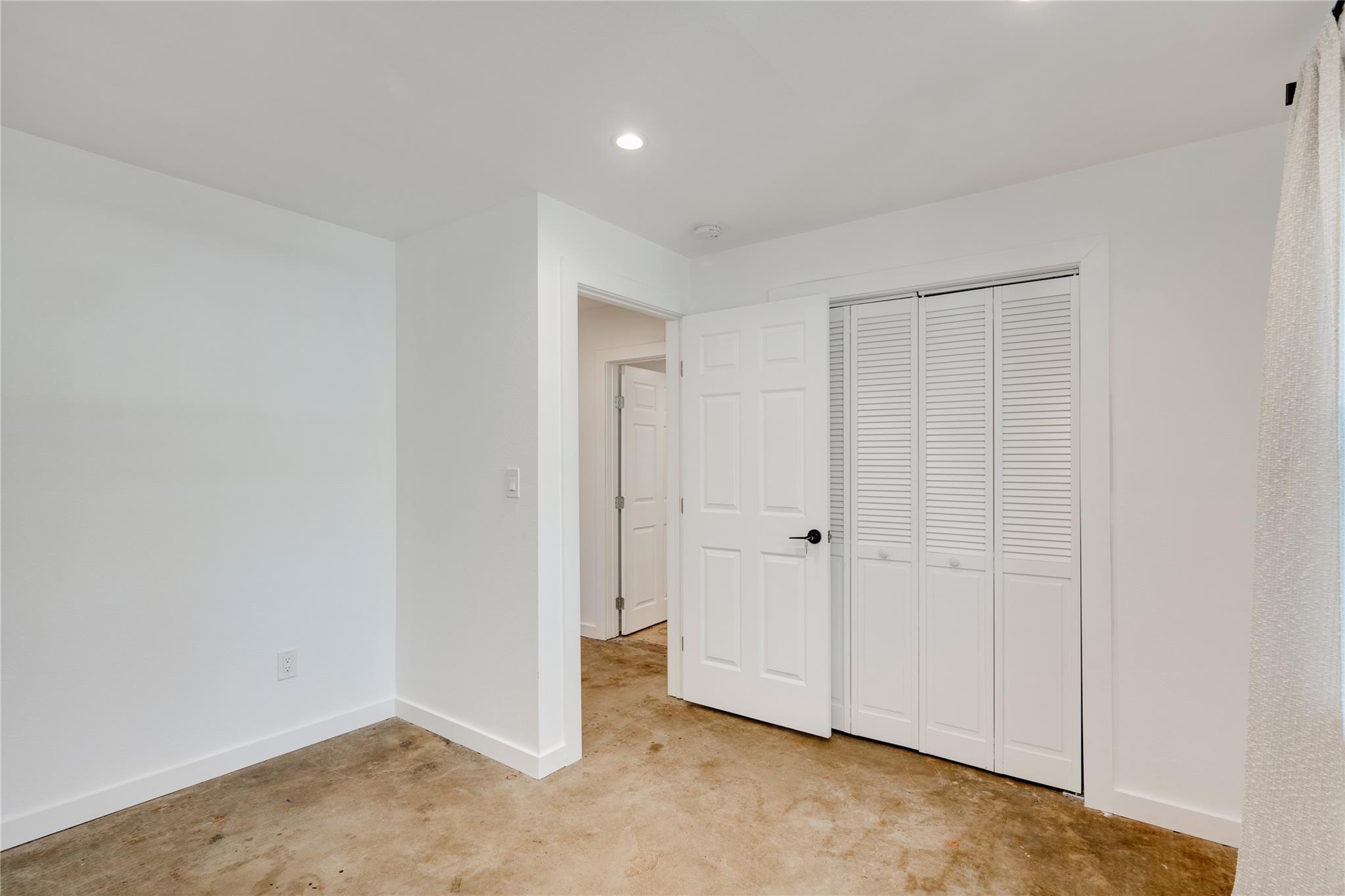 1217 Lost Oak Trl, Johnson City, TX 78636