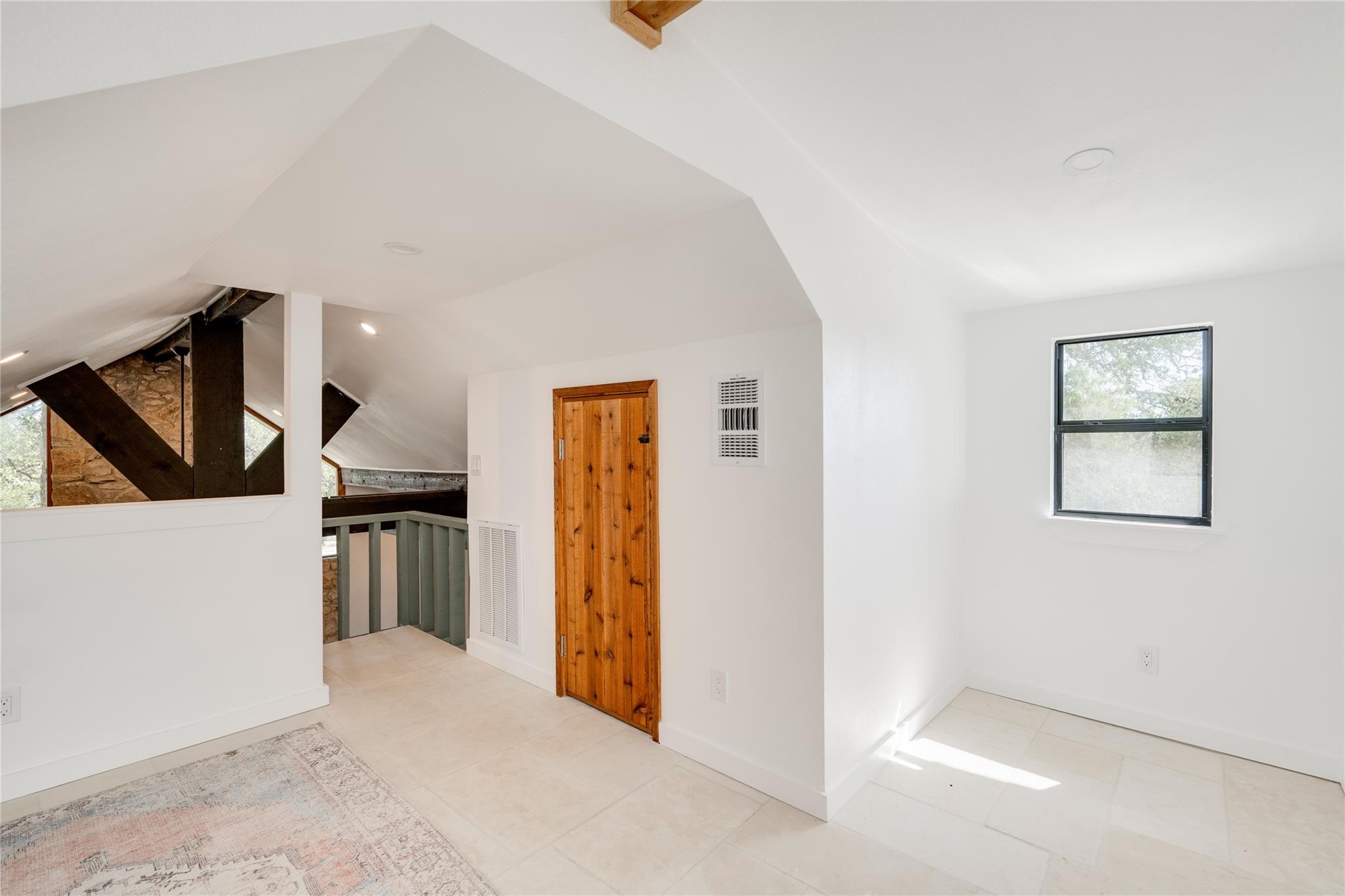 1217 Lost Oak Trl, Johnson City, TX 78636