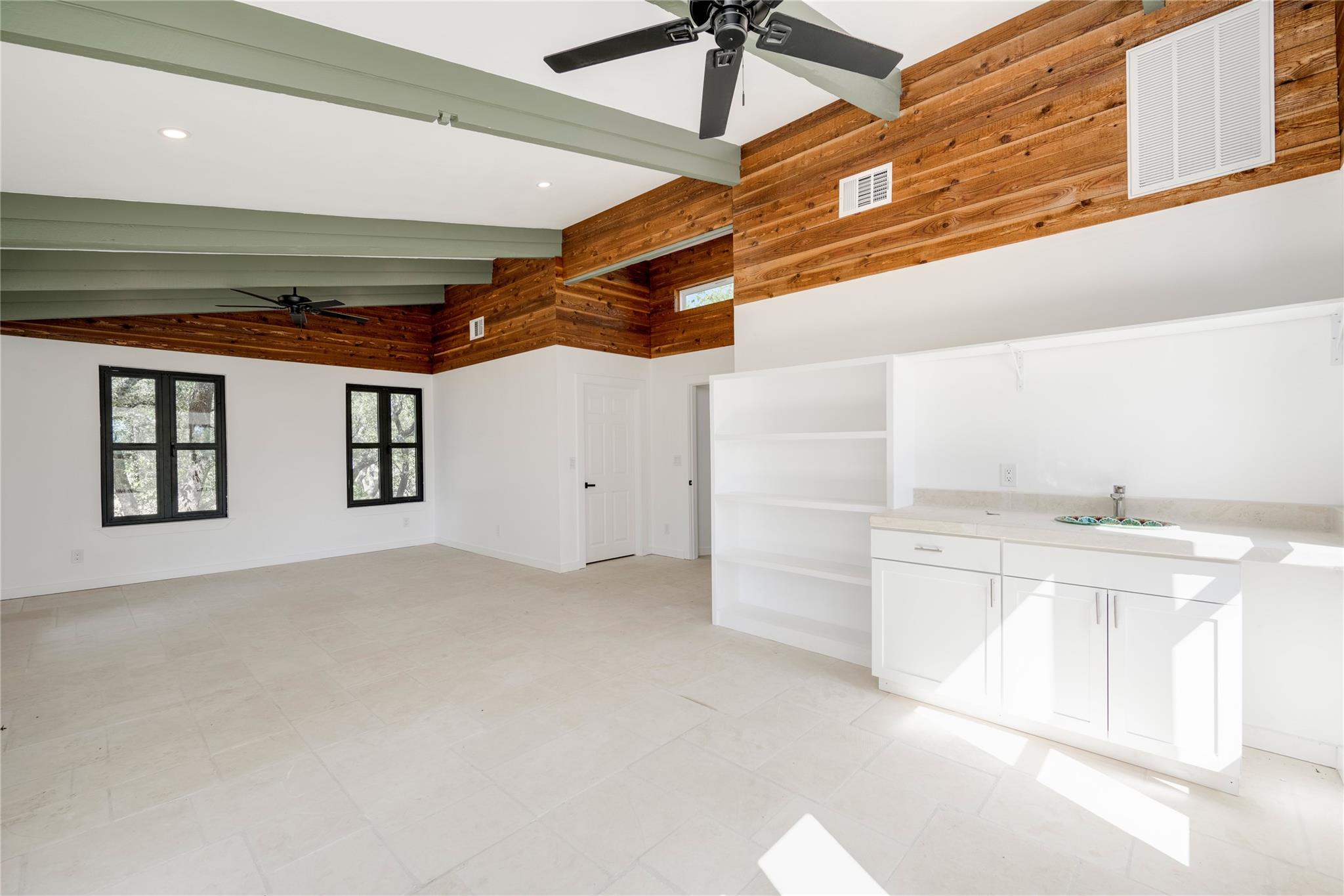 1217 Lost Oak Trl, Johnson City, TX 78636