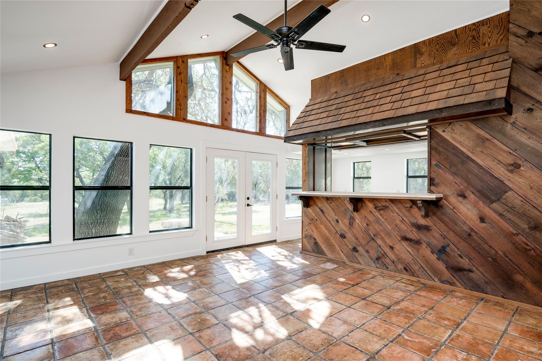 1217 Lost Oak Trl, Johnson City, TX 78636