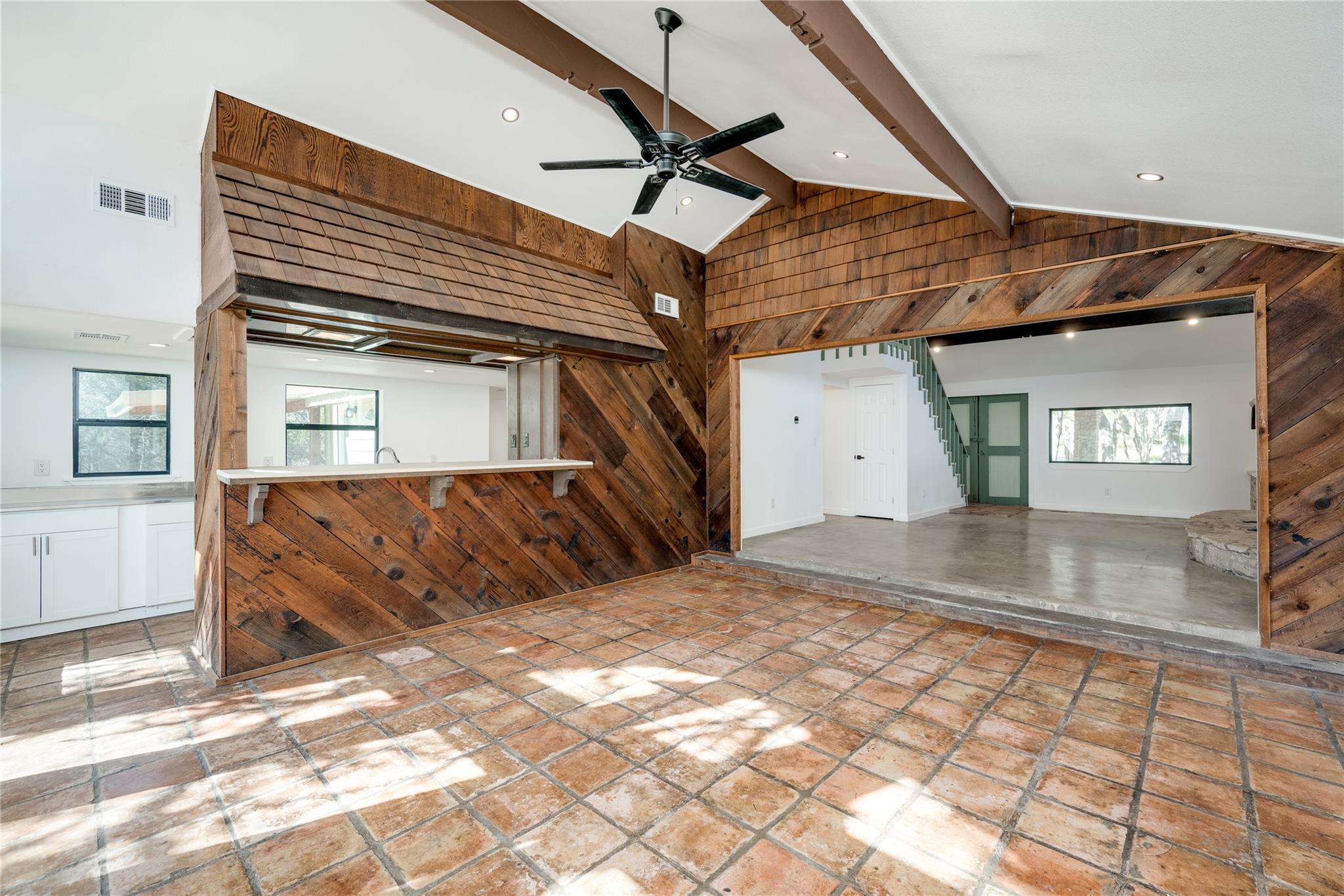 1217 Lost Oak Trl, Johnson City, TX 78636