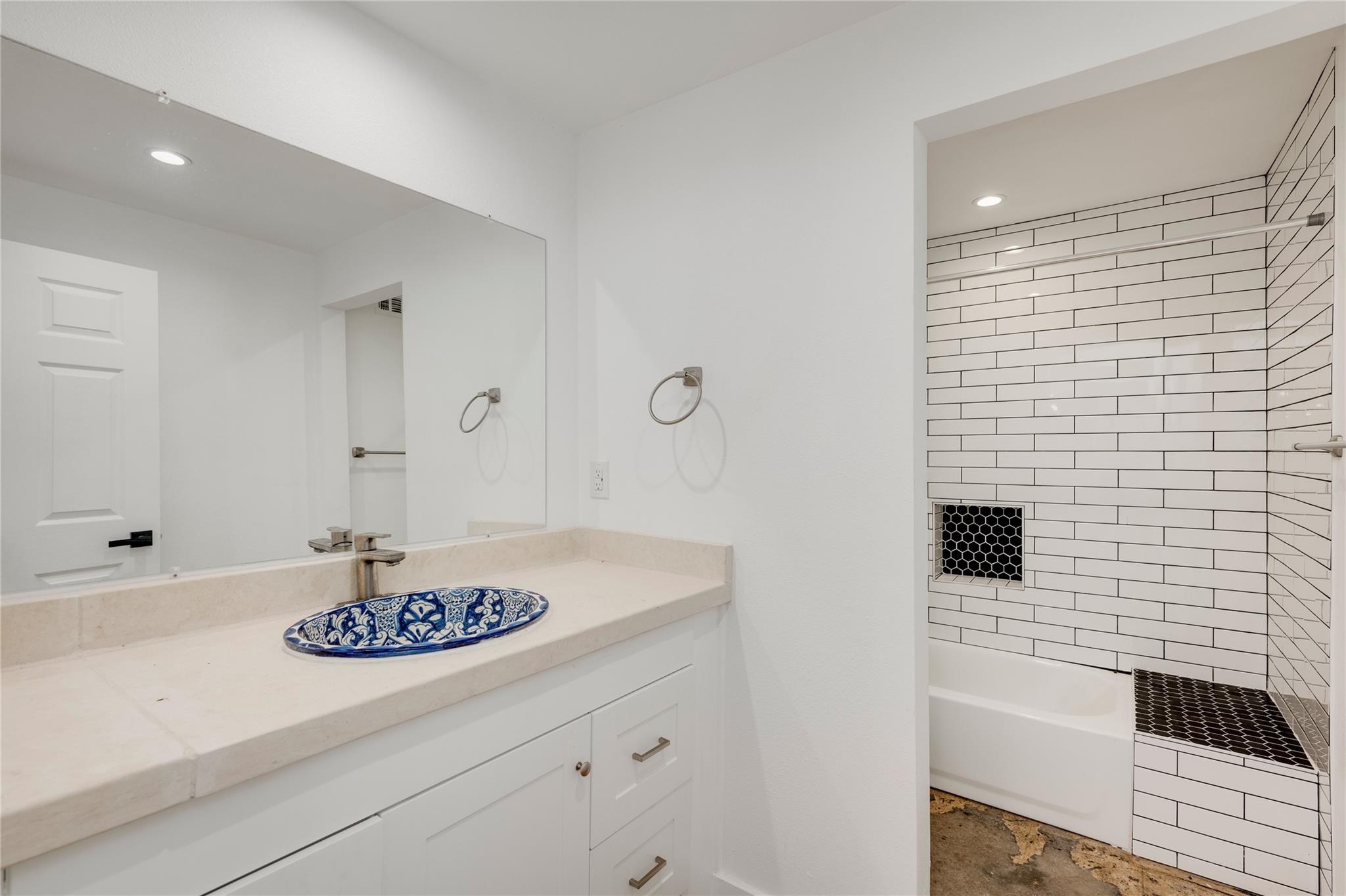 1217 Lost Oak Trl, Johnson City, TX 78636