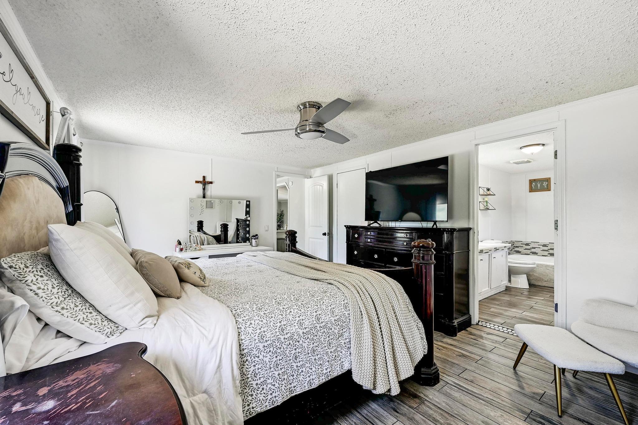 305 Saratoga Springs Cv, Liberty Hill, TX 78642