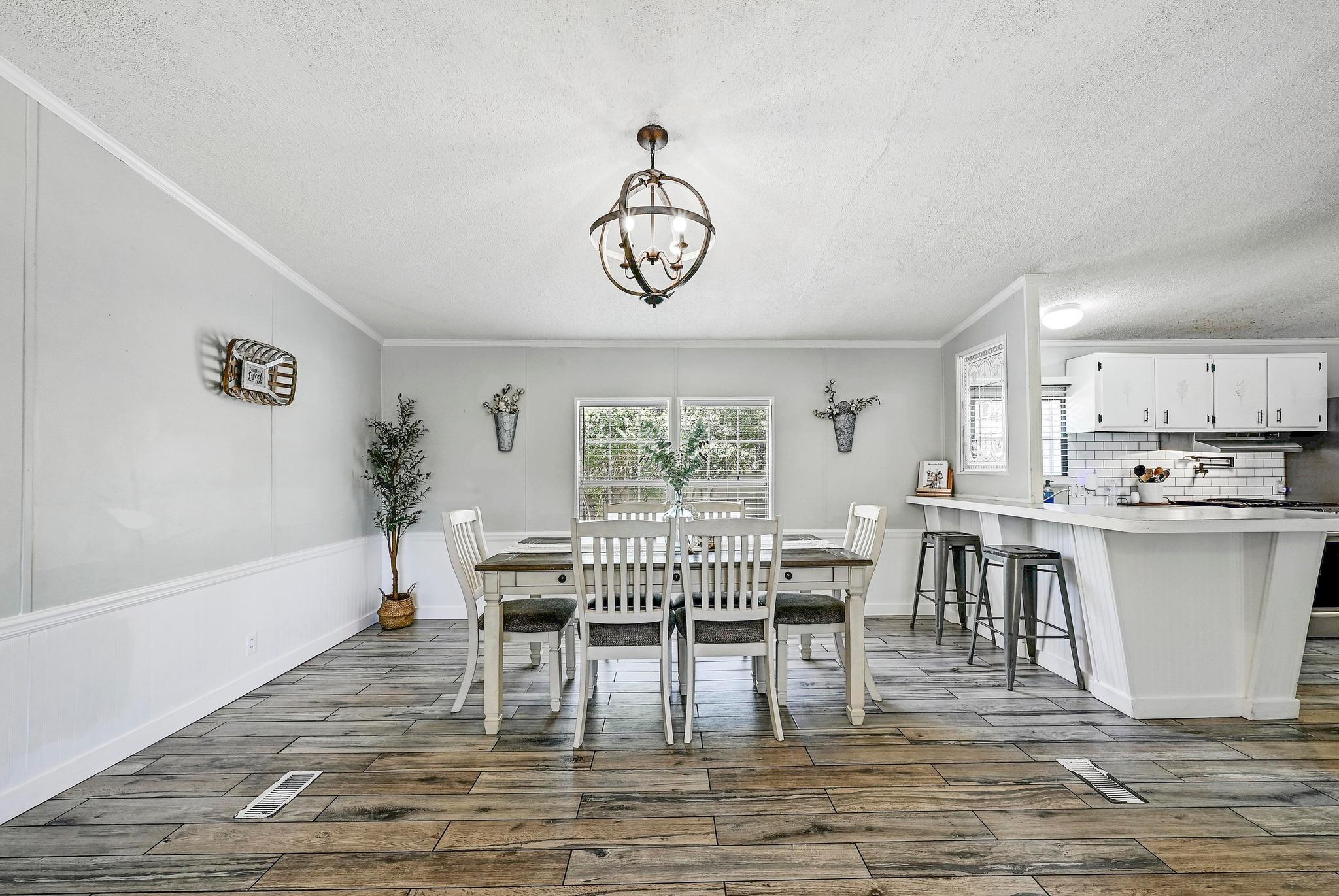 305 Saratoga Springs Cv, Liberty Hill, TX 78642