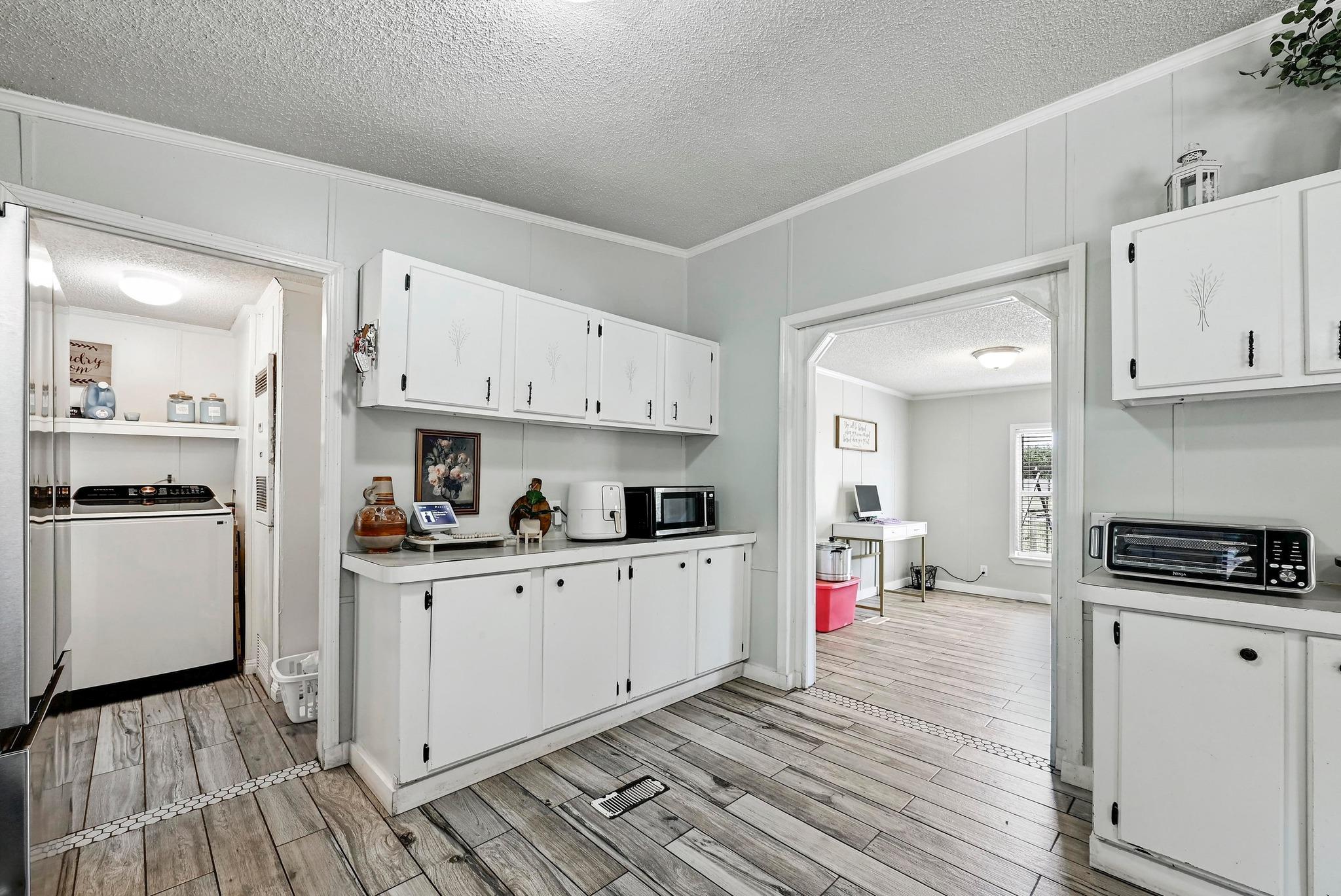 305 Saratoga Springs Cv, Liberty Hill, TX 78642