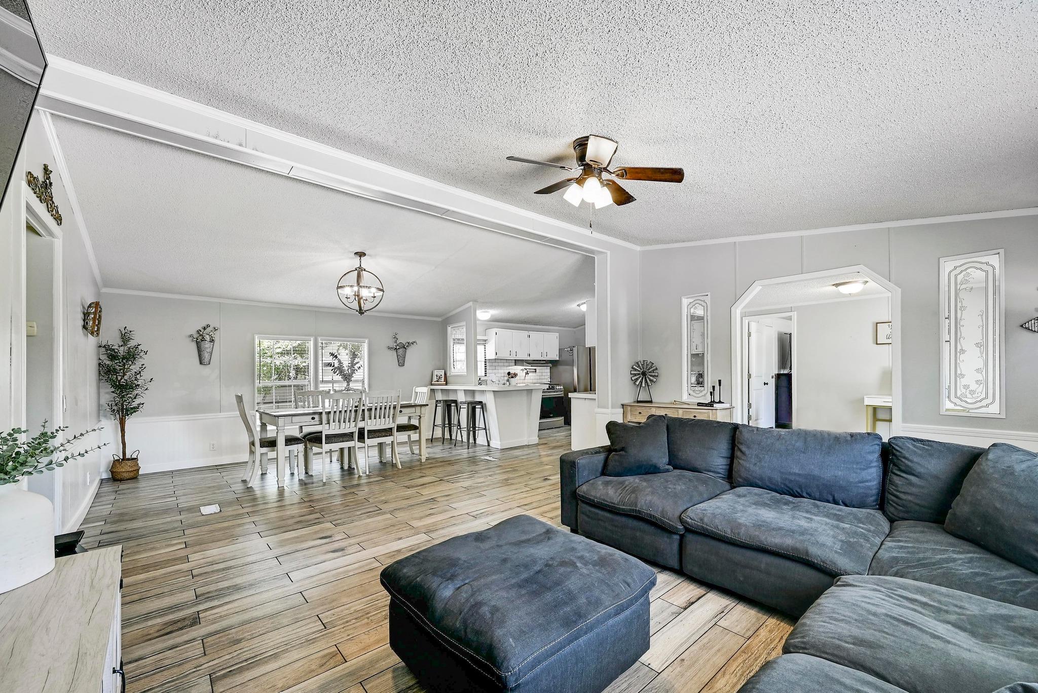 305 Saratoga Springs Cv, Liberty Hill, TX 78642