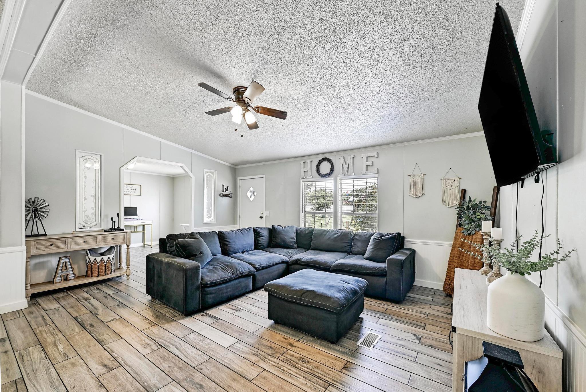 305 Saratoga Springs Cv, Liberty Hill, TX 78642