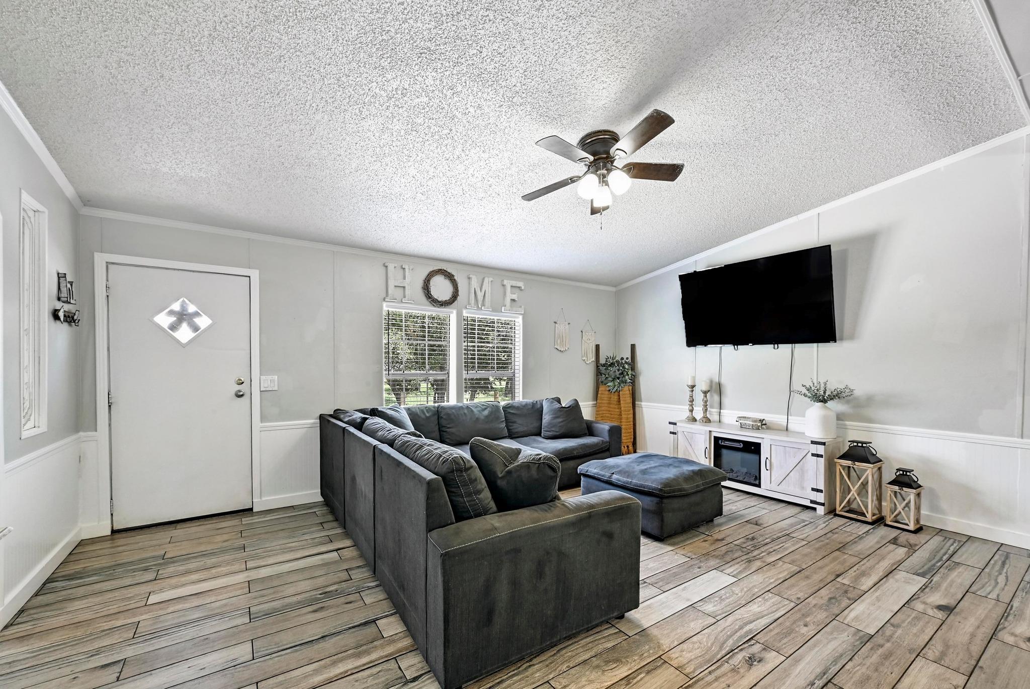 305 Saratoga Springs Cv, Liberty Hill, TX 78642