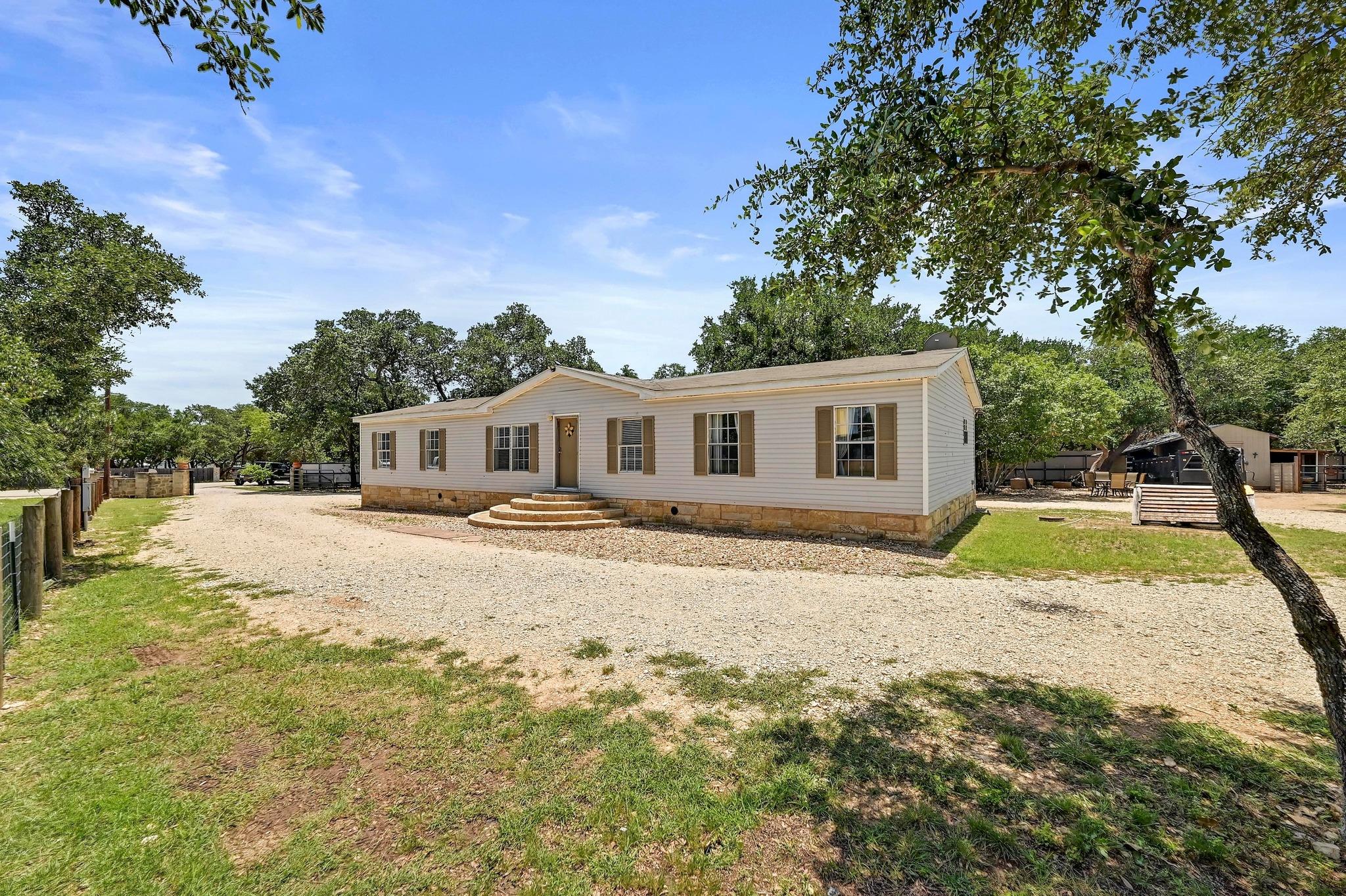 305 Saratoga Springs Cv, Liberty Hill, TX 78642