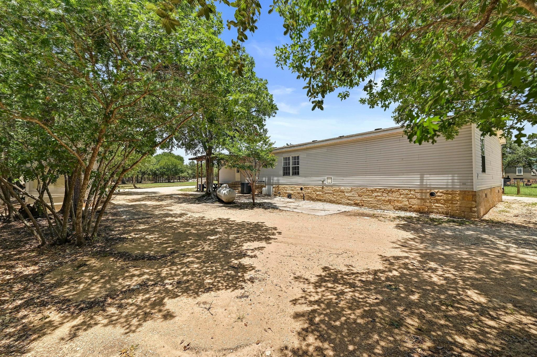 305 Saratoga Springs Cv, Liberty Hill, TX 78642