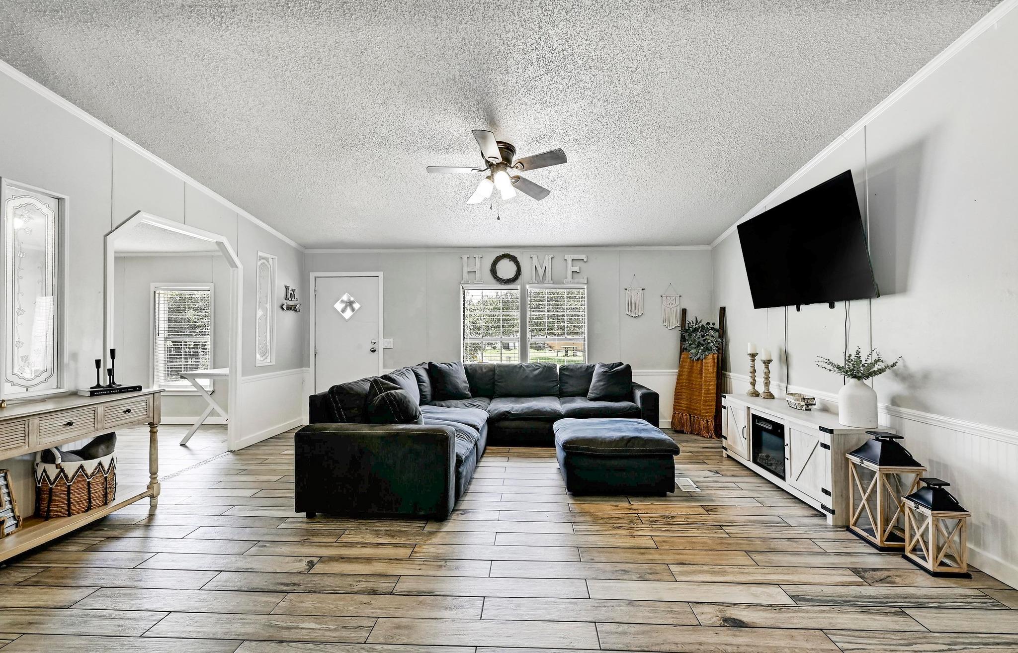 305 Saratoga Springs Cv, Liberty Hill, TX 78642