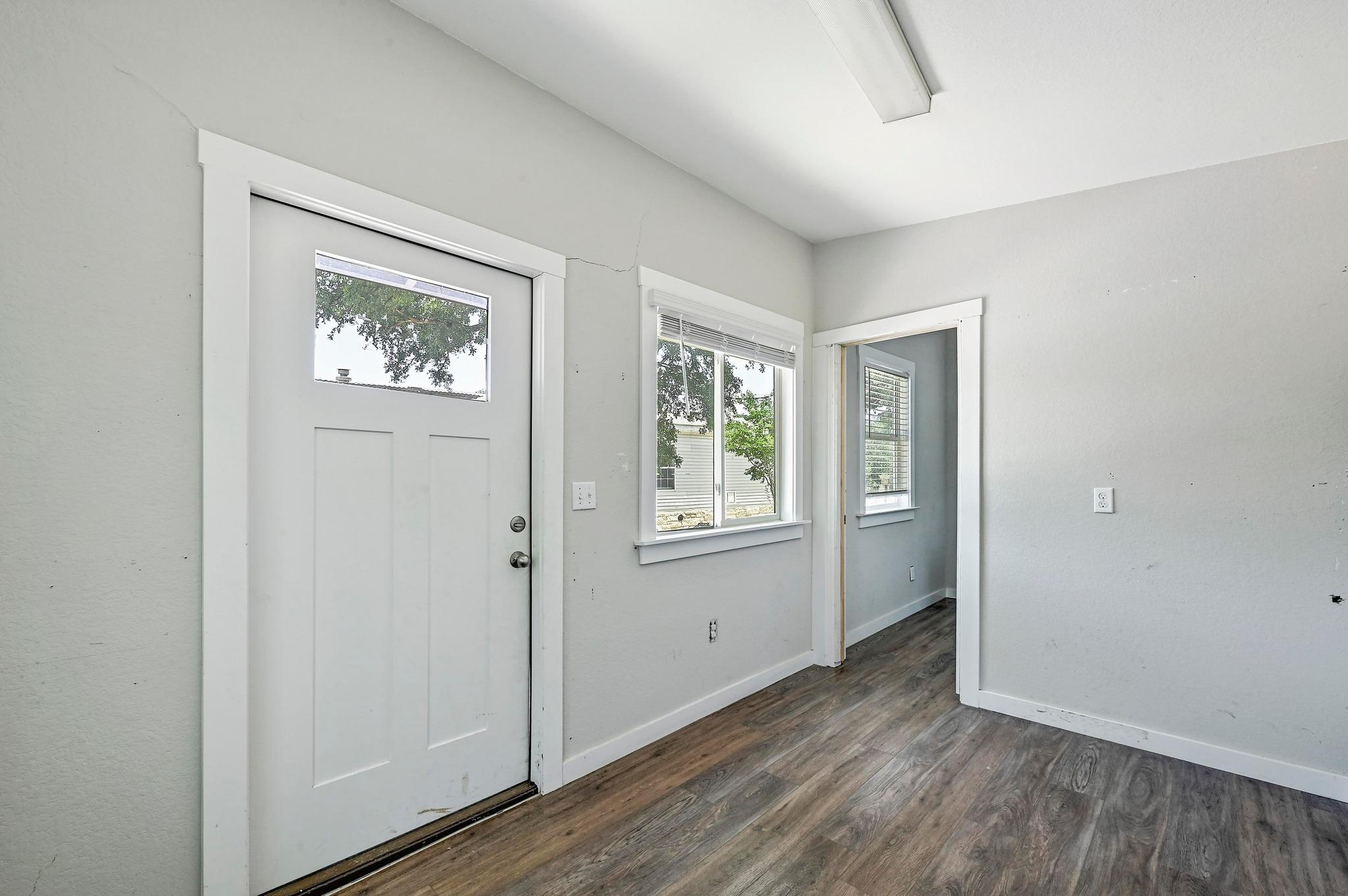 305 Saratoga Springs Cv, Liberty Hill, TX 78642