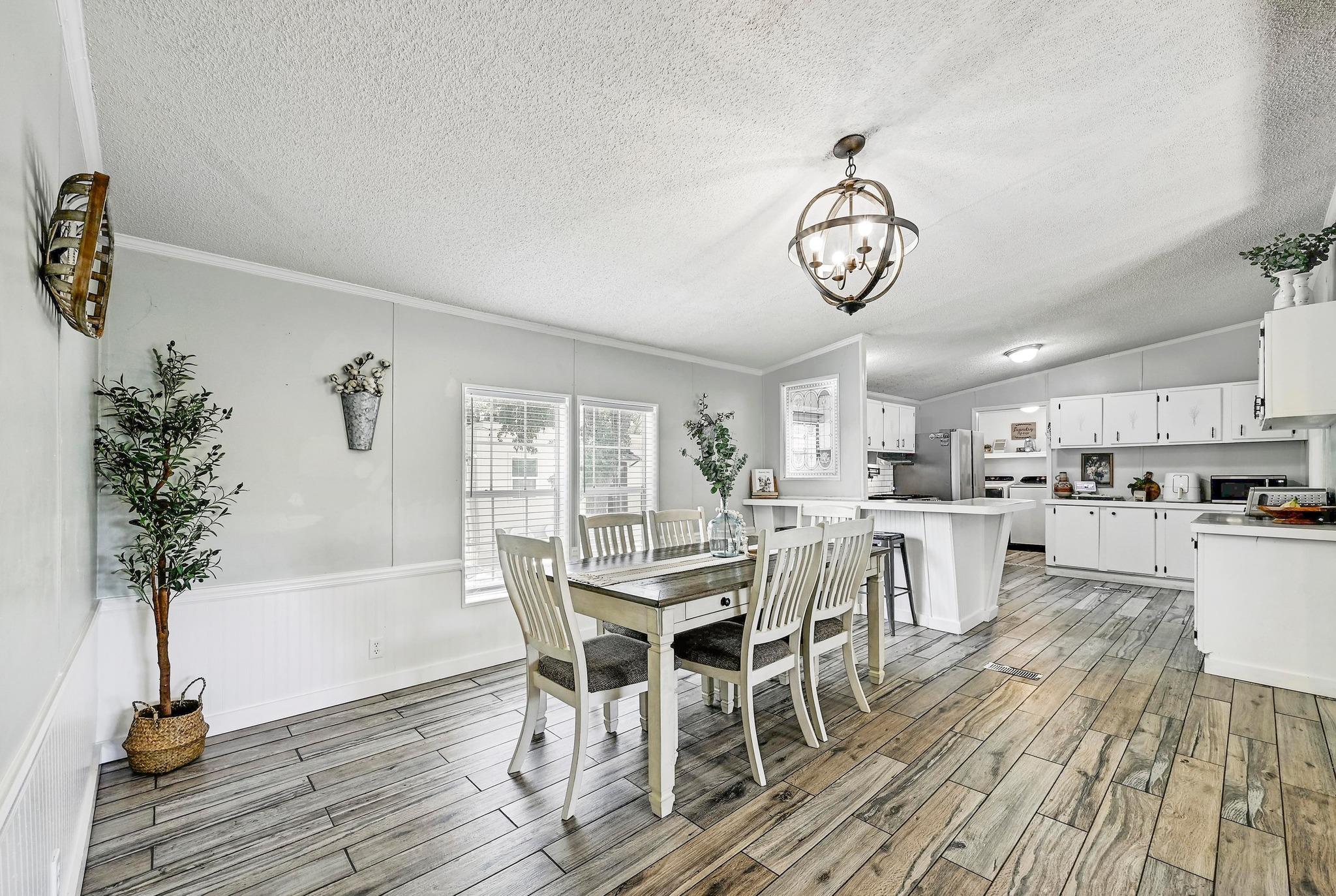 305 Saratoga Springs Cv, Liberty Hill, TX 78642