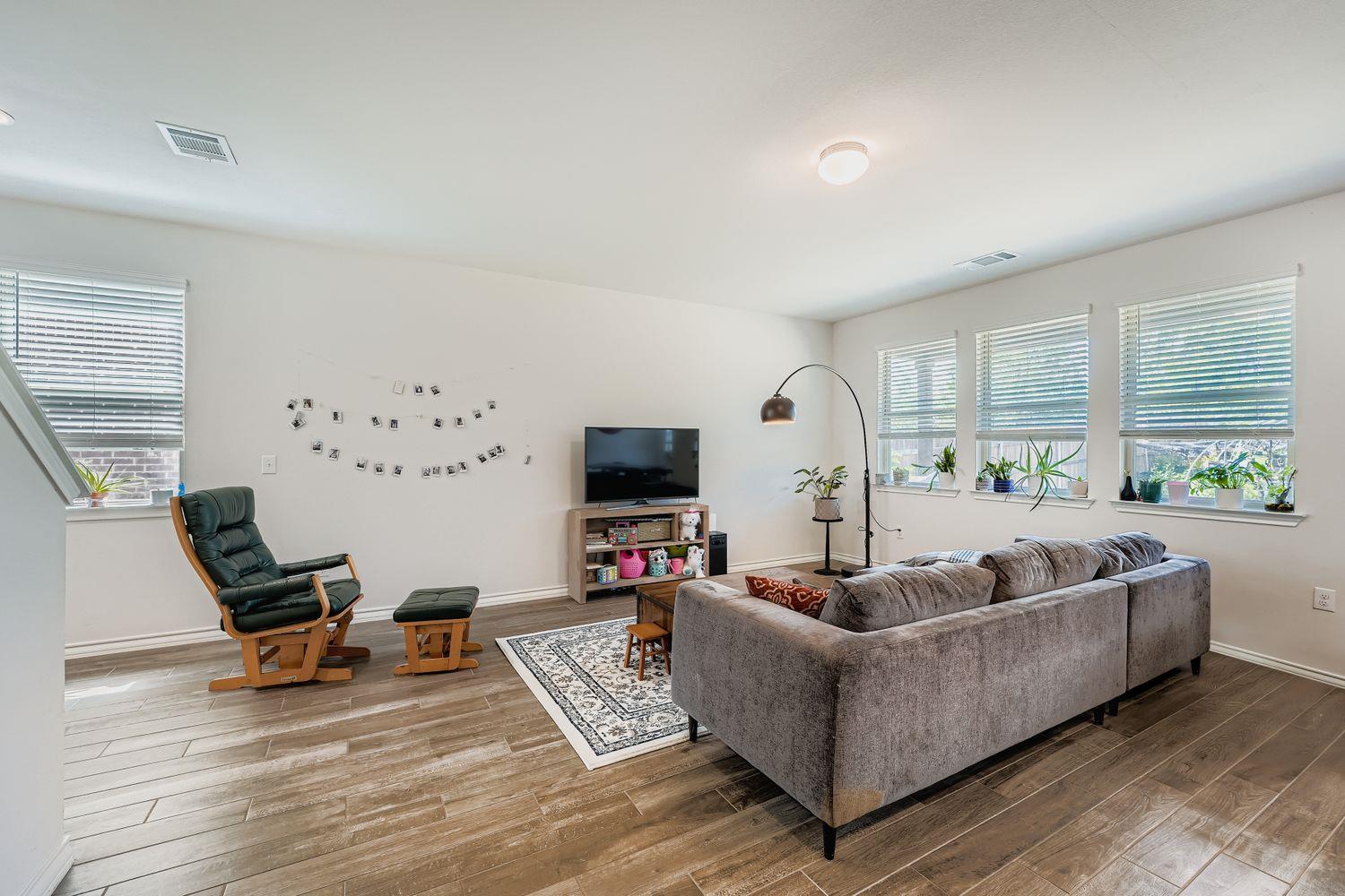 7513 Albany Dr, Austin, TX 78754