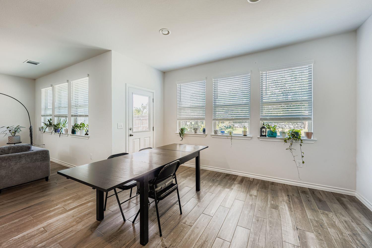 7513 Albany Dr, Austin, TX 78754