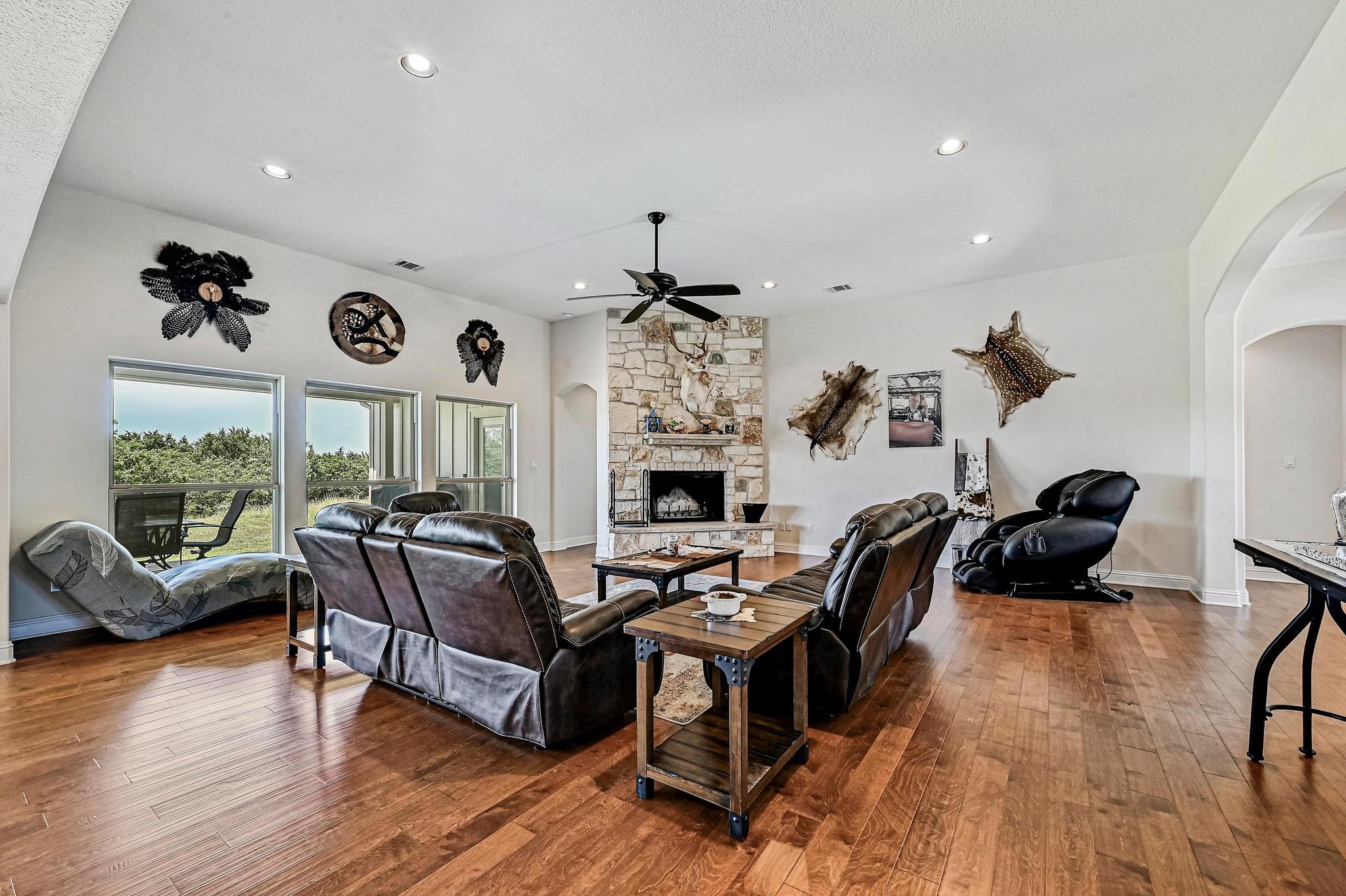 312 FIRST DOWN DASH, Burnet, TX 78611