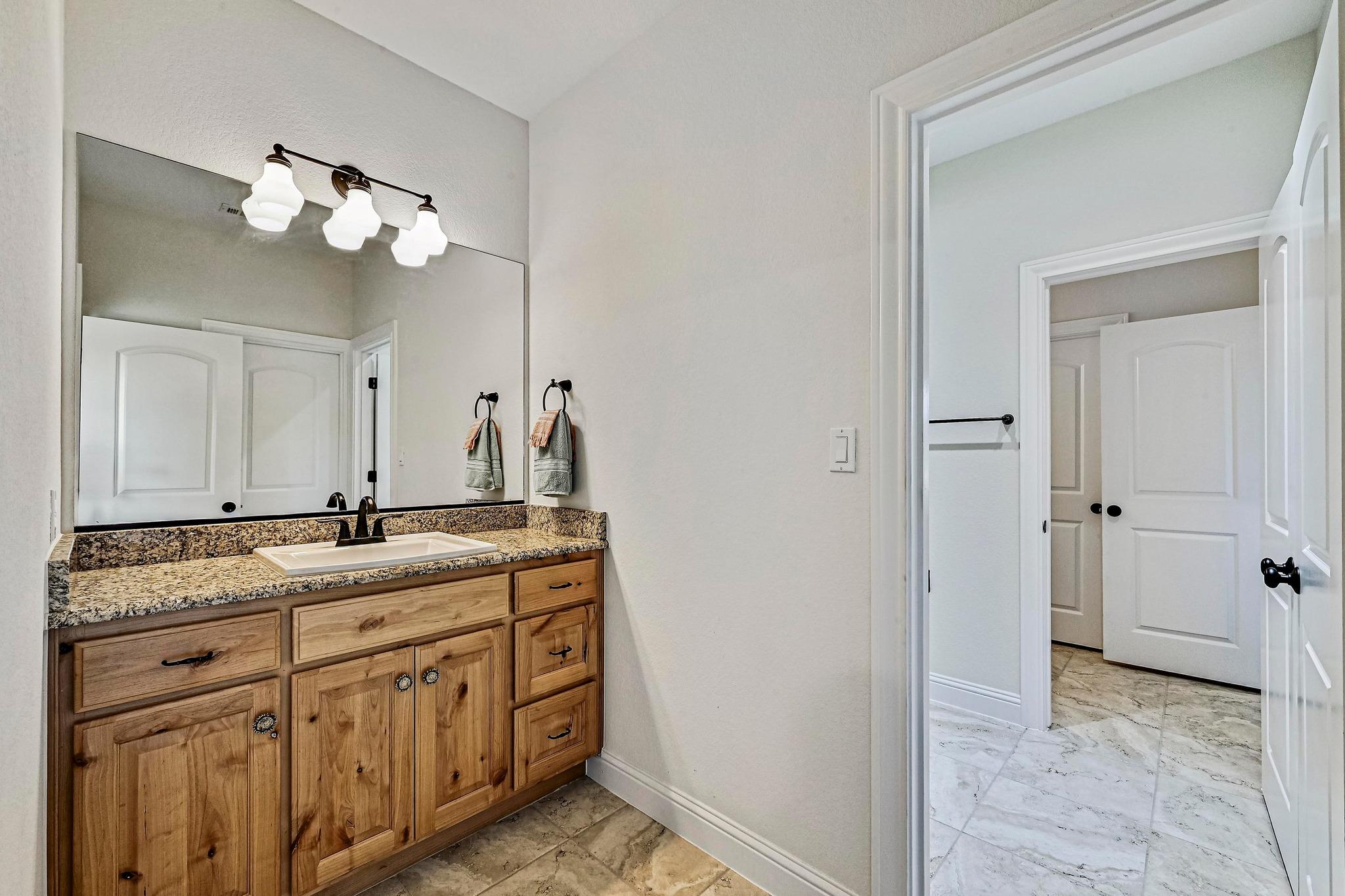 312 FIRST DOWN DASH, Burnet, TX 78611