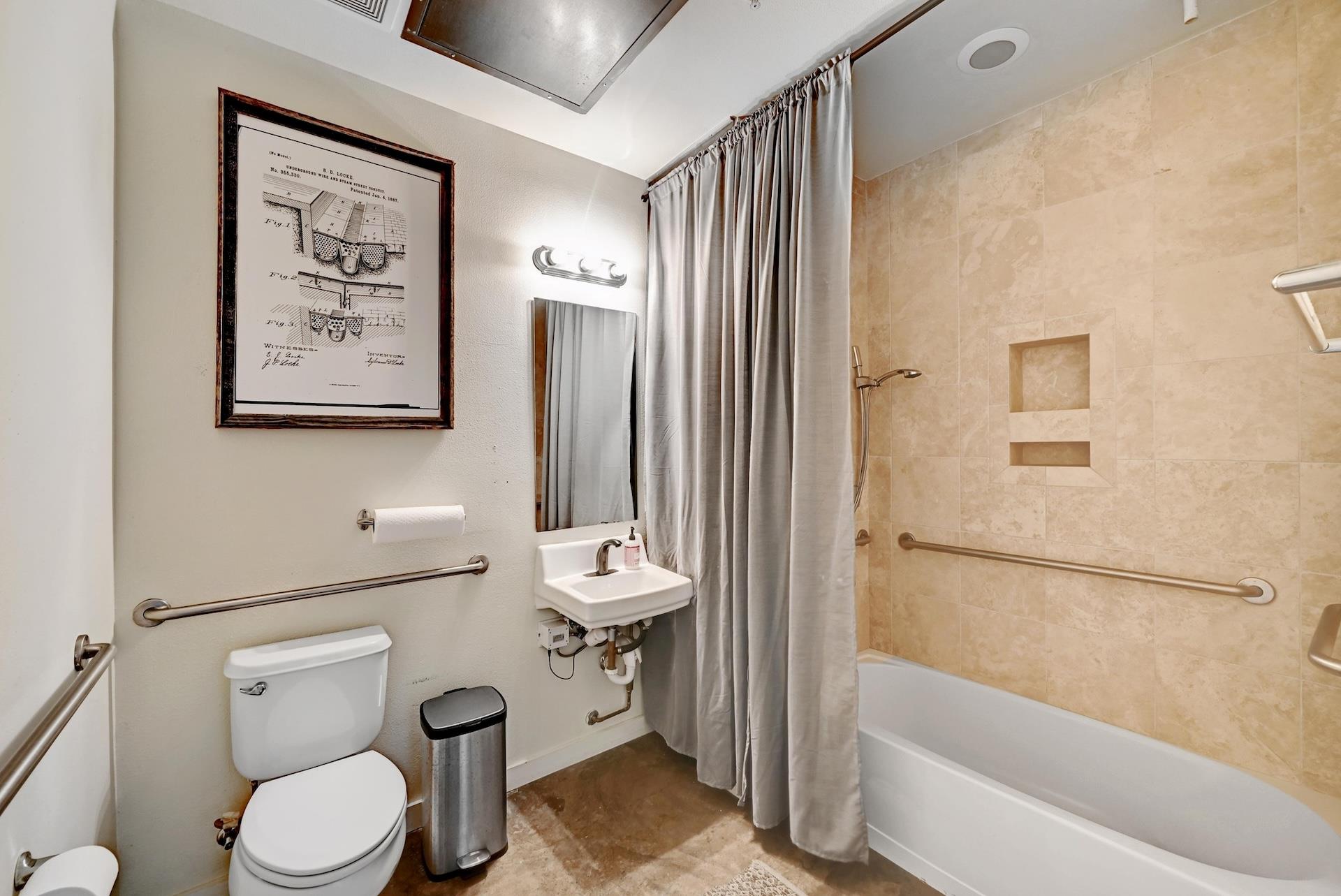 2525 S Lamar Blvd # 3, Austin, TX 78704