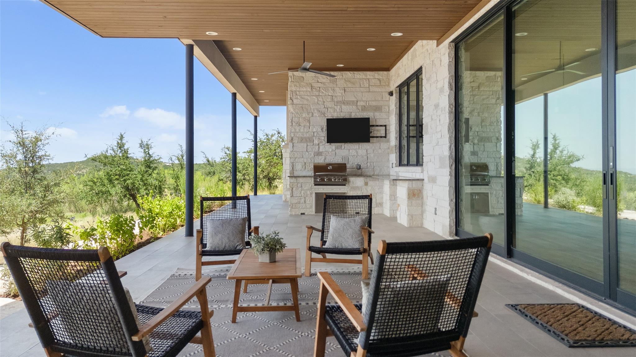 416 Julieanne Cv, Dripping Springs, TX 78620