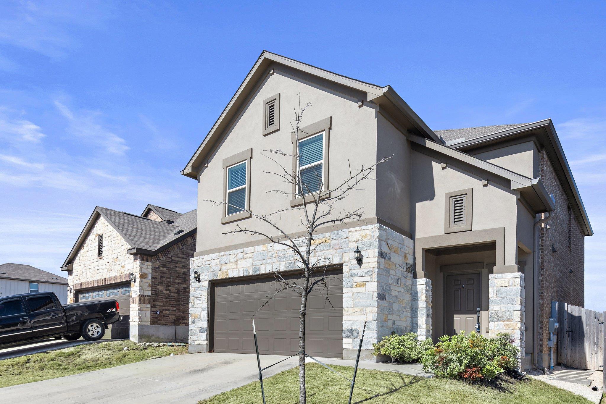 798 Eves Necklace Dr, Buda, TX 78610