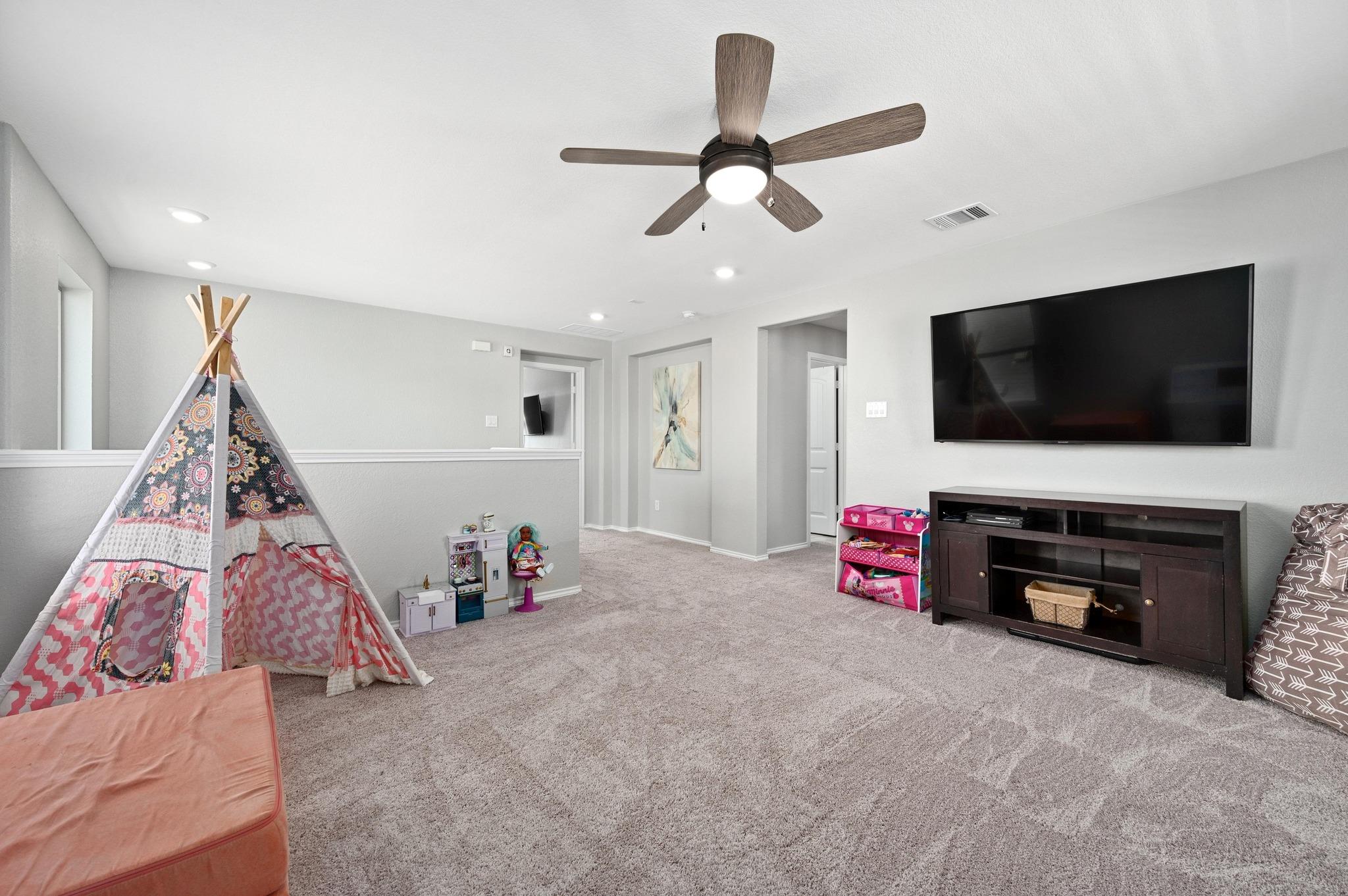 120 Kennicott Dr, Kyle, TX 78640