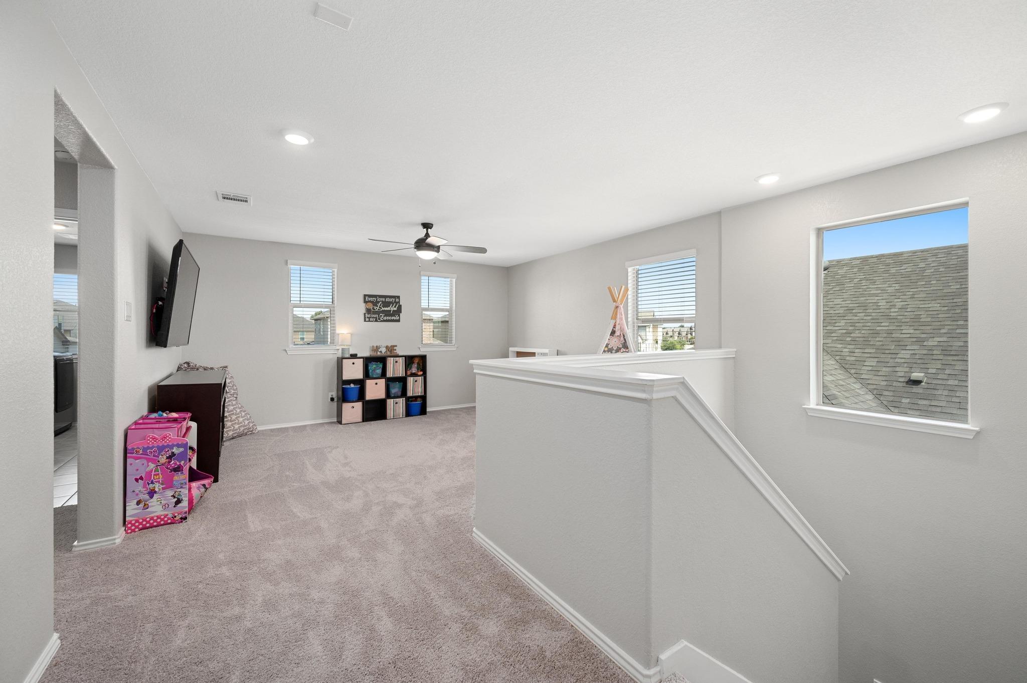 120 Kennicott Dr, Kyle, TX 78640