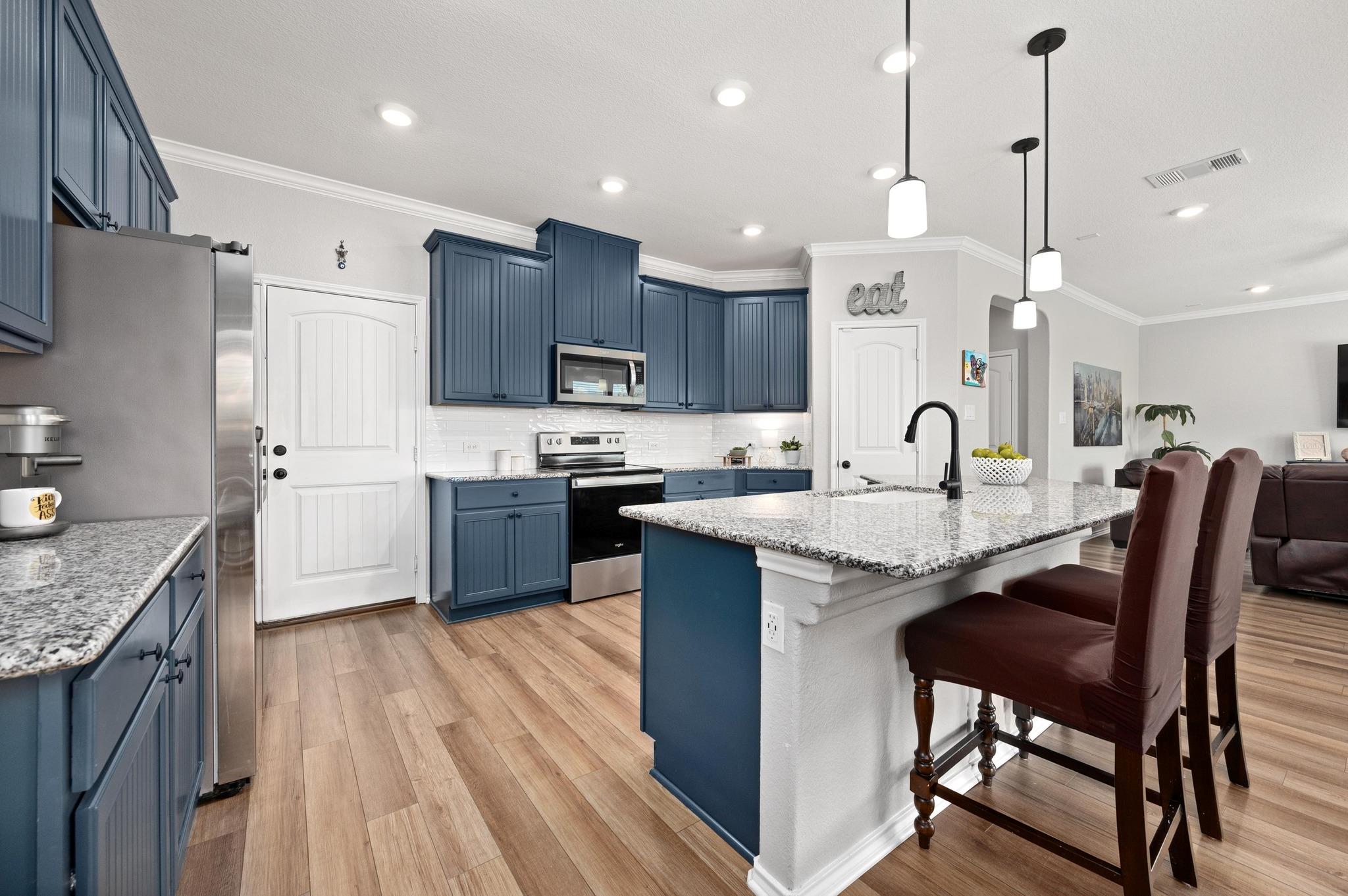 120 Kennicott Dr, Kyle, TX 78640