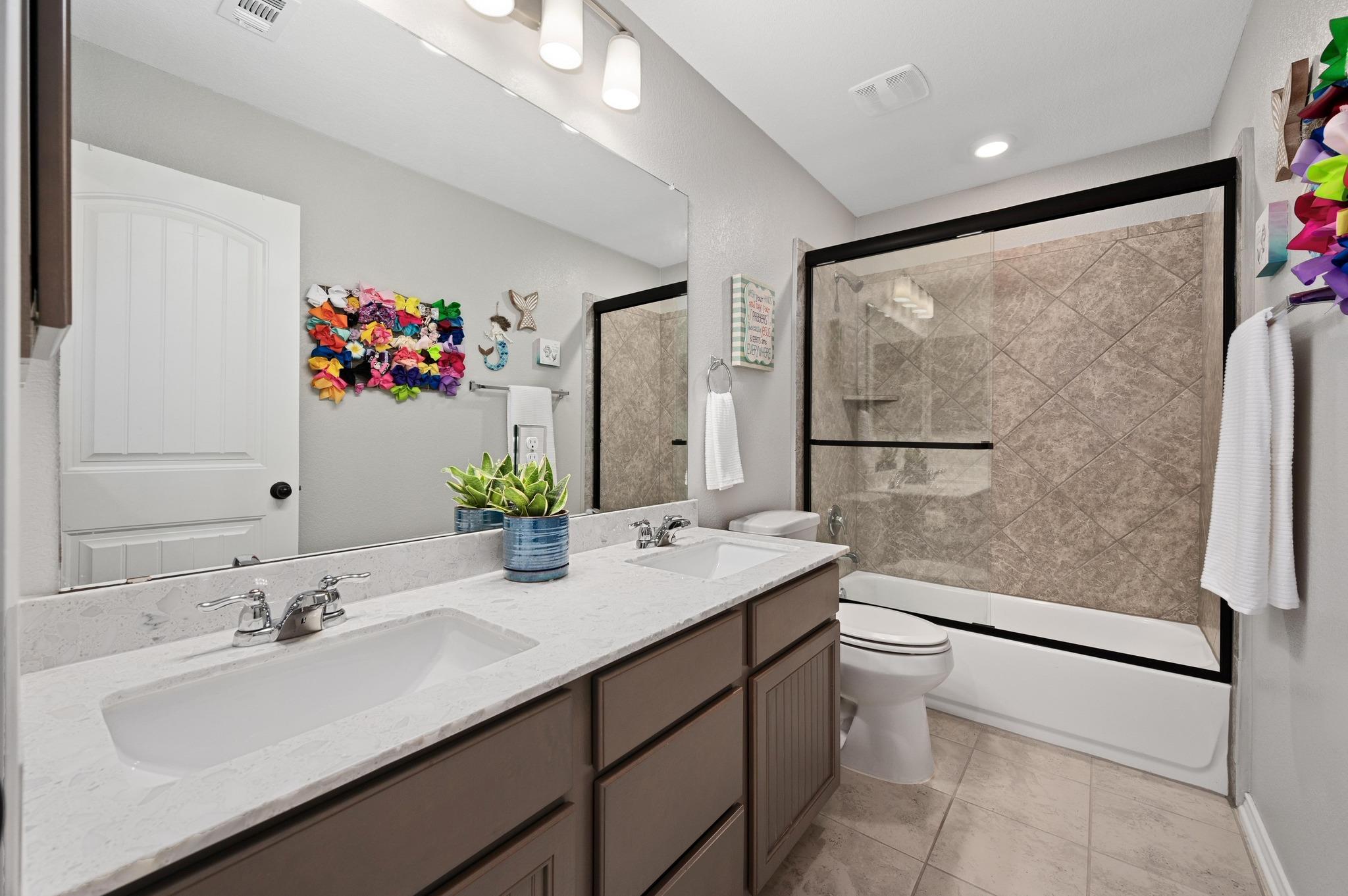 120 Kennicott Dr, Kyle, TX 78640