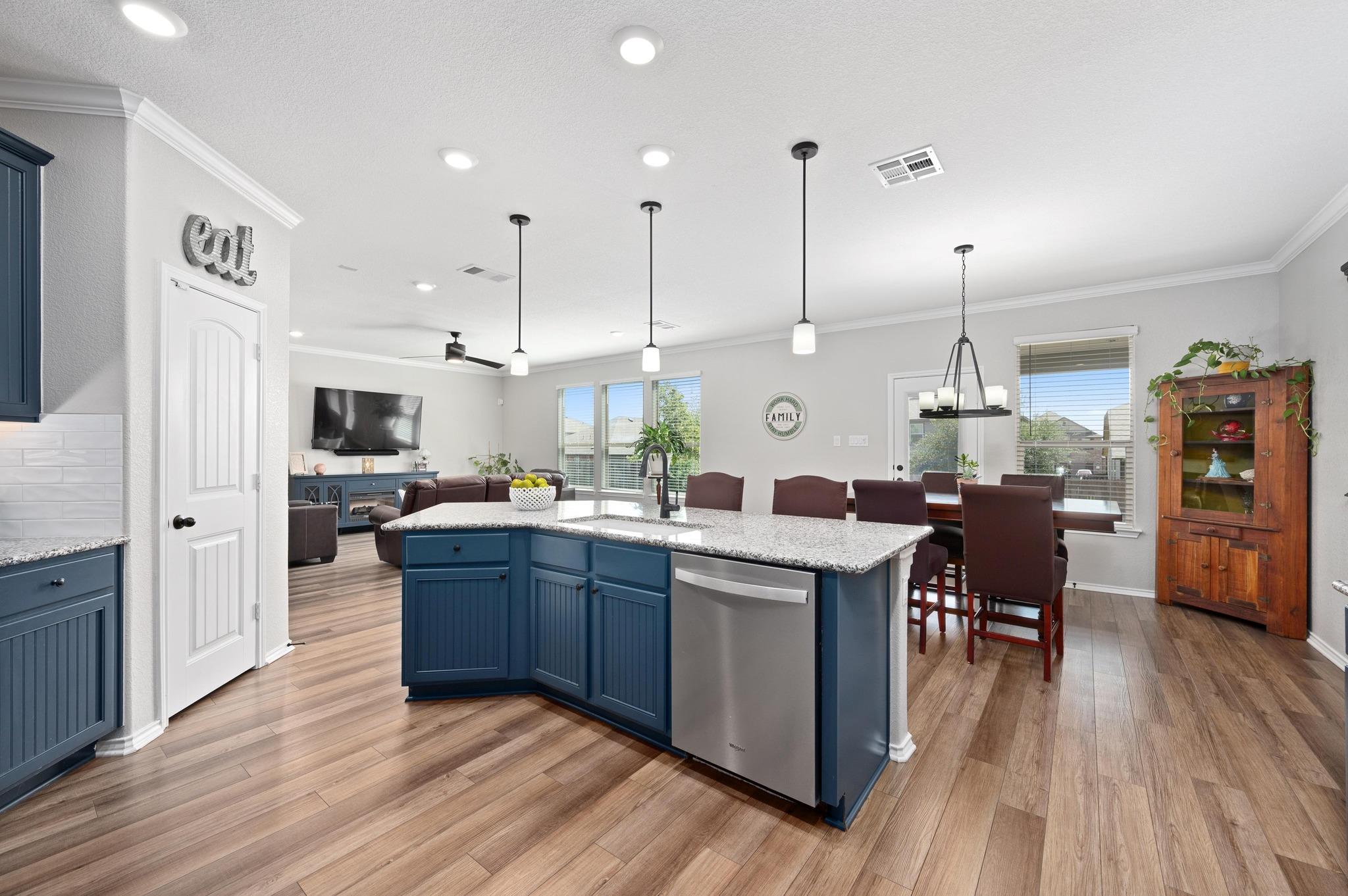 120 Kennicott Dr, Kyle, TX 78640