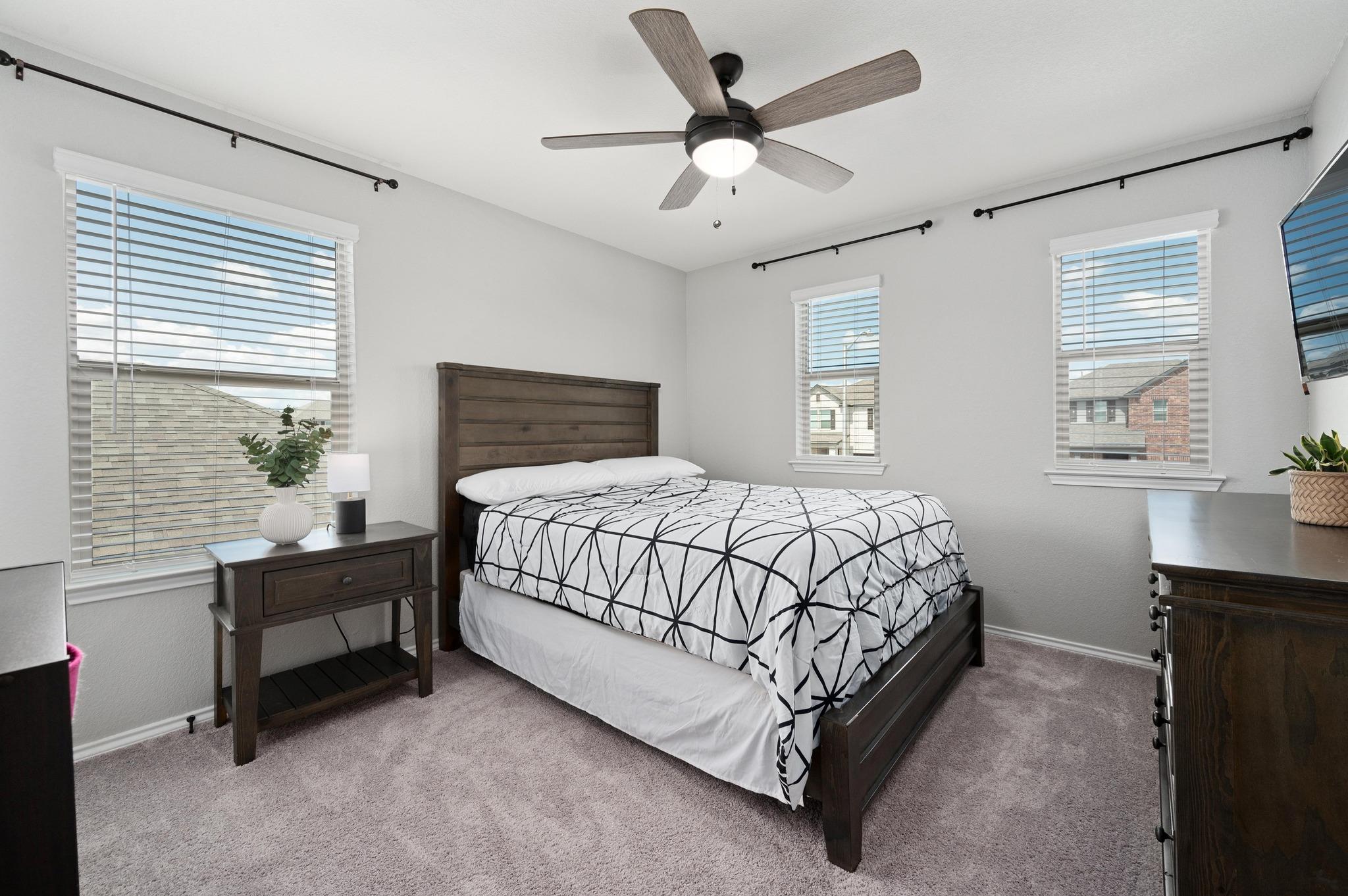 120 Kennicott Dr, Kyle, TX 78640