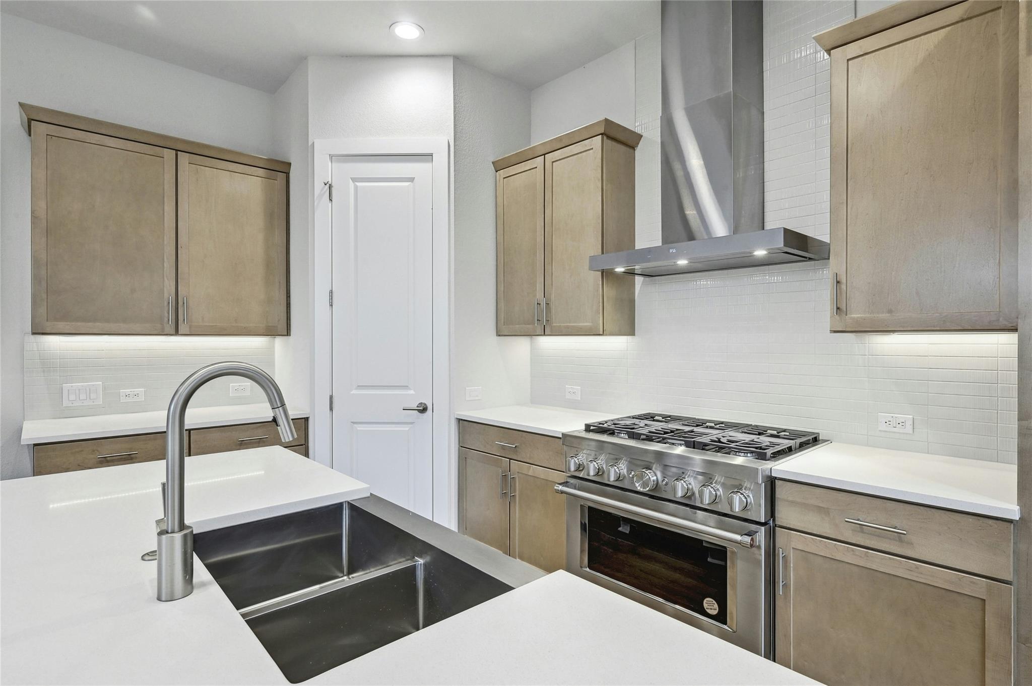 2707 Dulce Ln # 14, Austin, TX 78704