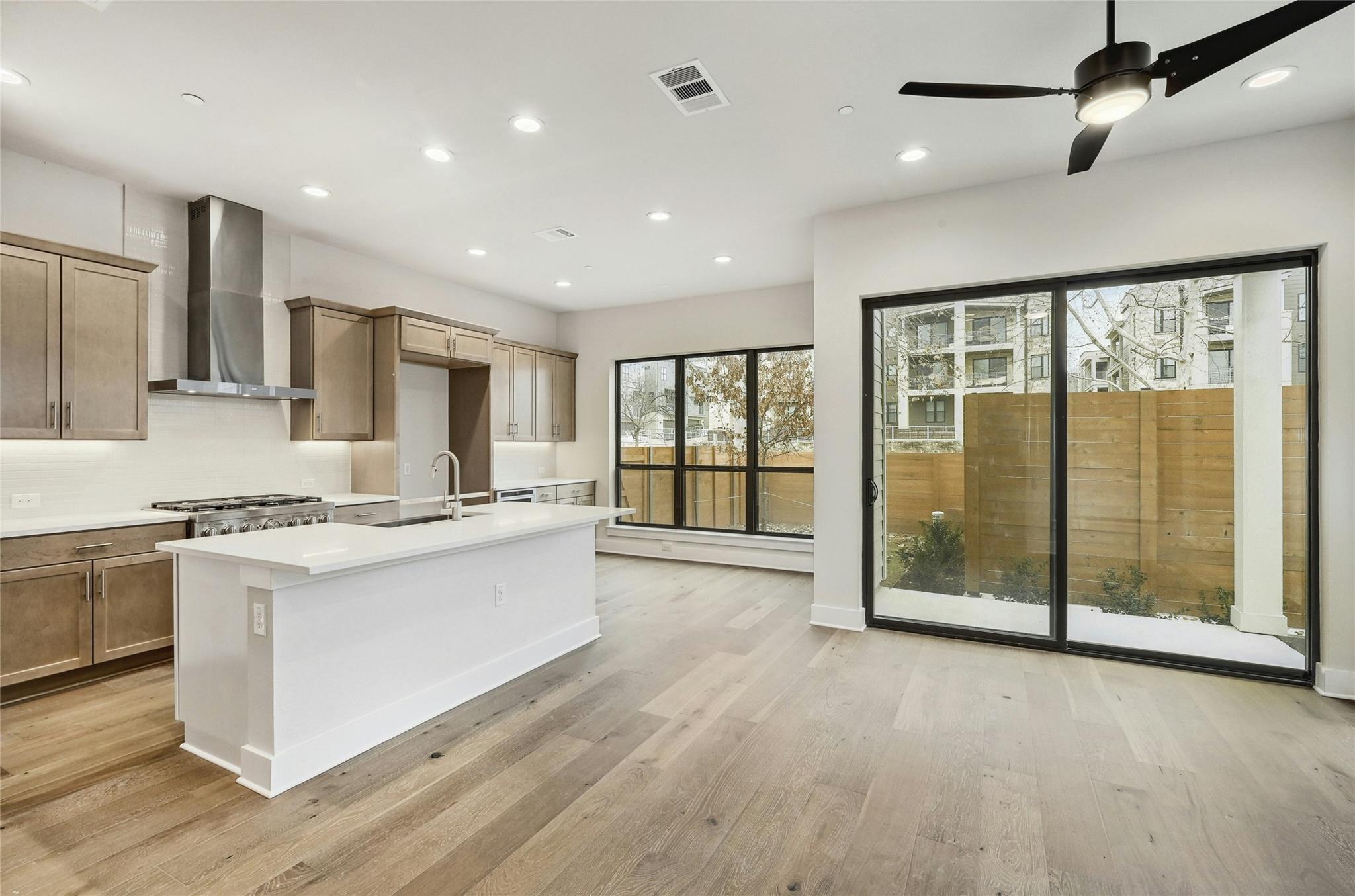 2707 Dulce Ln # 14, Austin, TX 78704