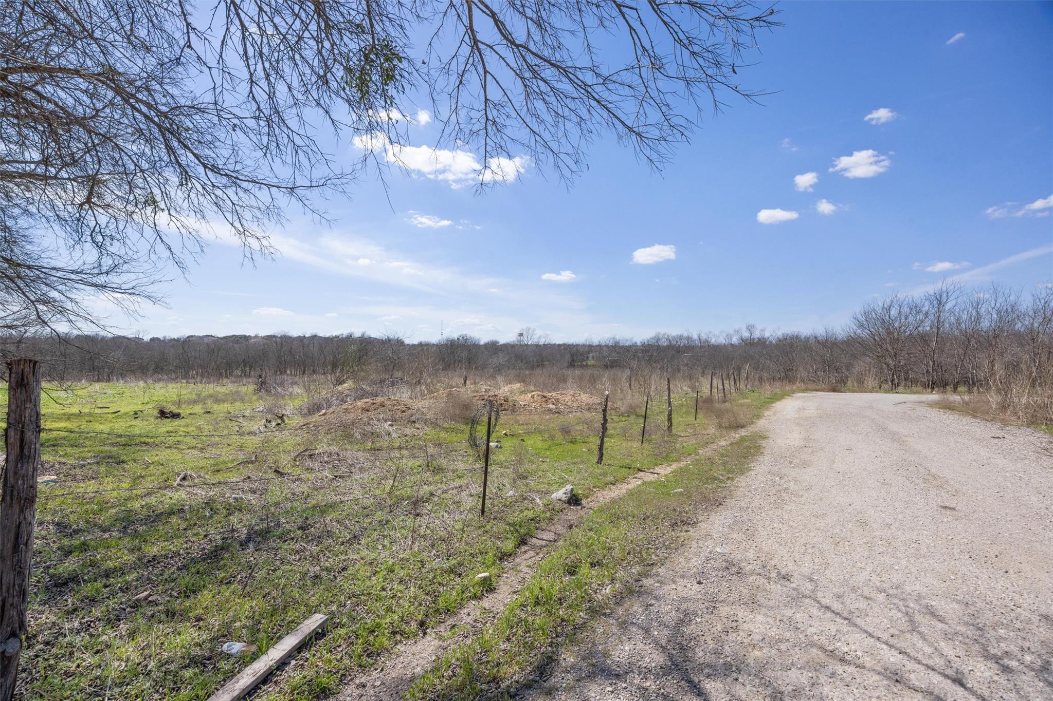 940 Windy Hill Rd, Kyle, TX 78640