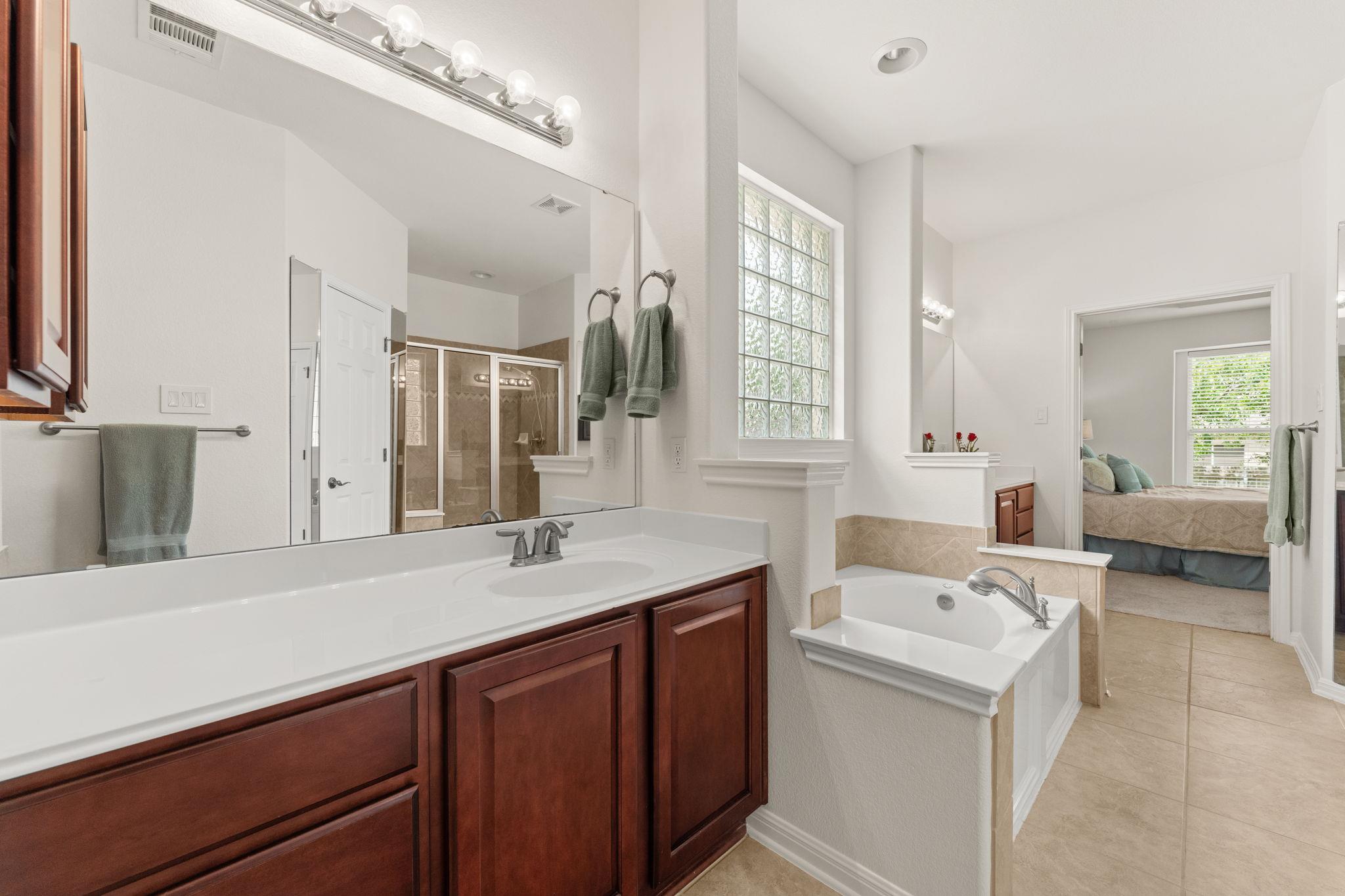 2600 Lost Mine Trl, Leander, TX 78641