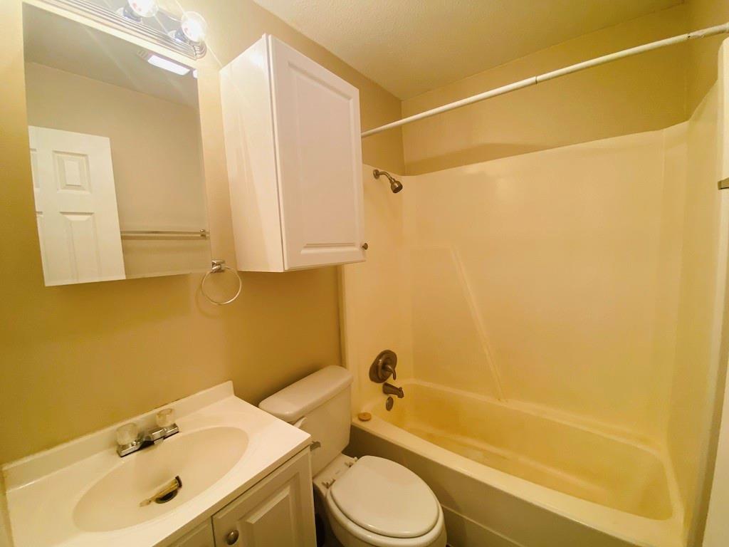 4903 Merritt Dr # D, Austin, TX 78744