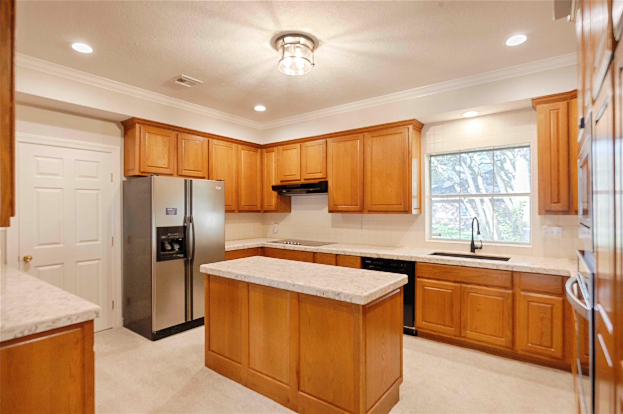 102 Creek Bend Ln, Columbus, TX 78934