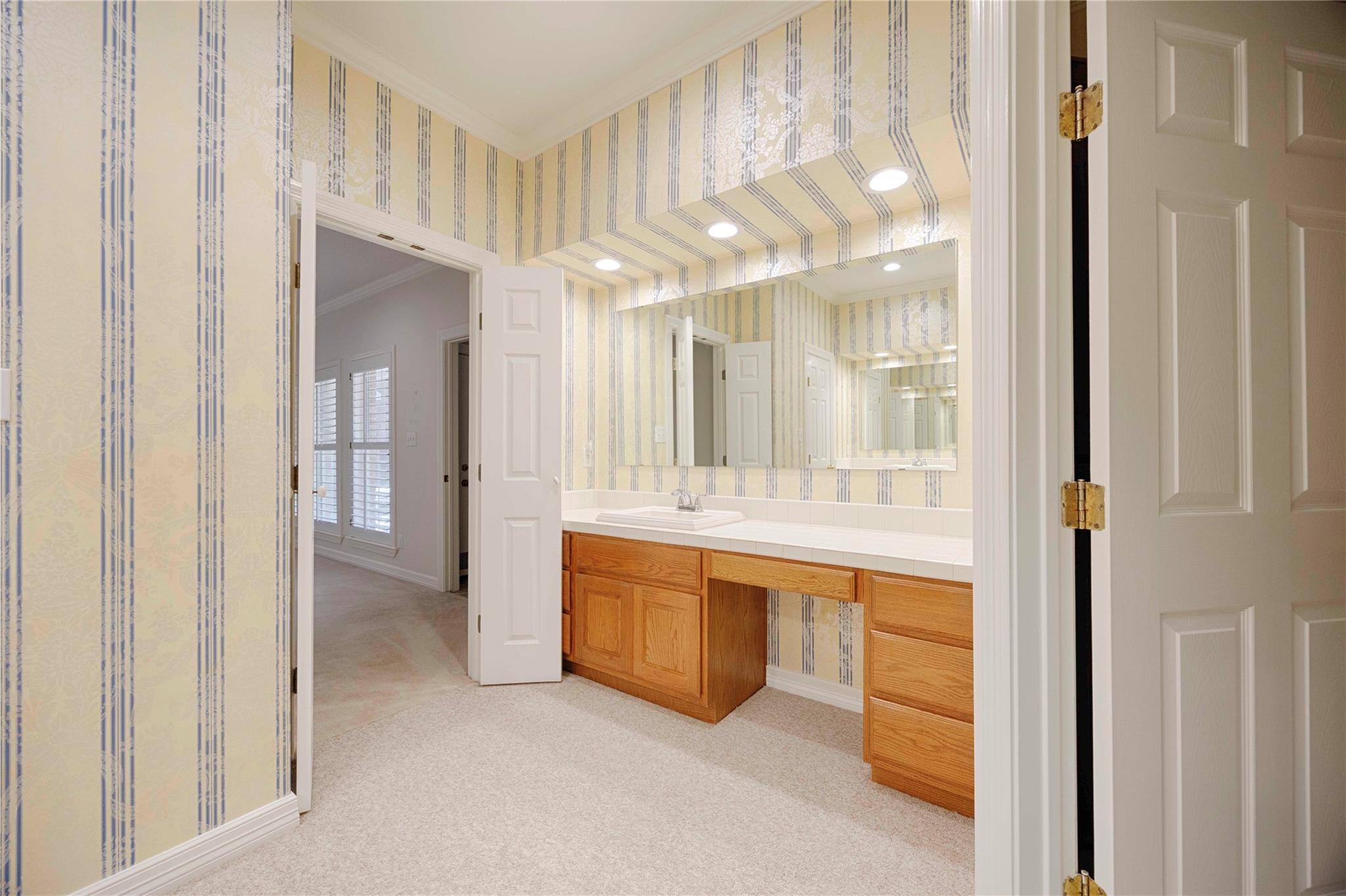 102 Creek Bend Ln, Columbus, TX 78934