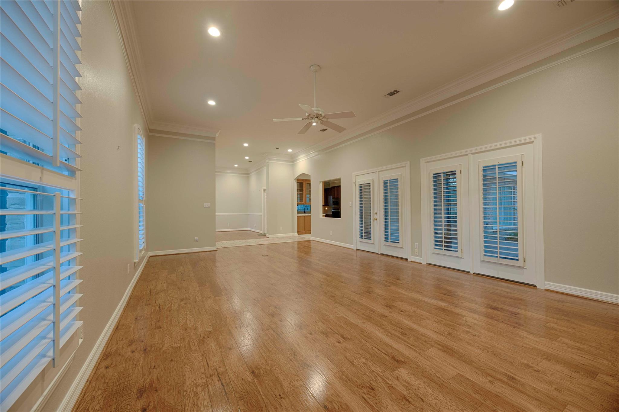 102 Creek Bend Ln, Columbus, TX 78934